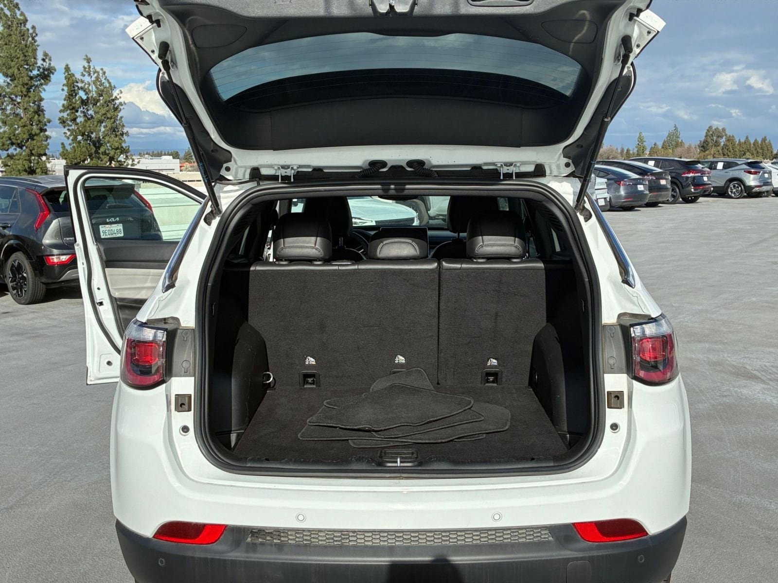 Thumbnail: 2025 Jeep Compass - 32