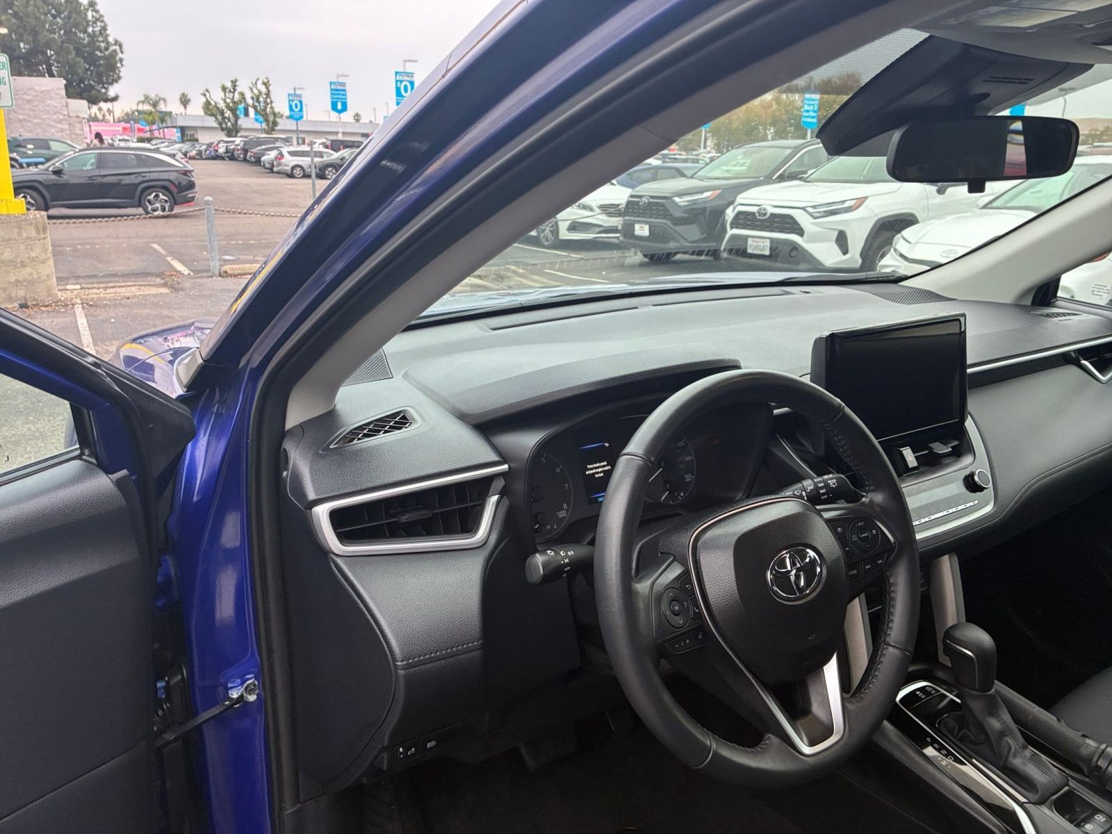 Thumbnail: 2025 Toyota Corolla Cross - 33