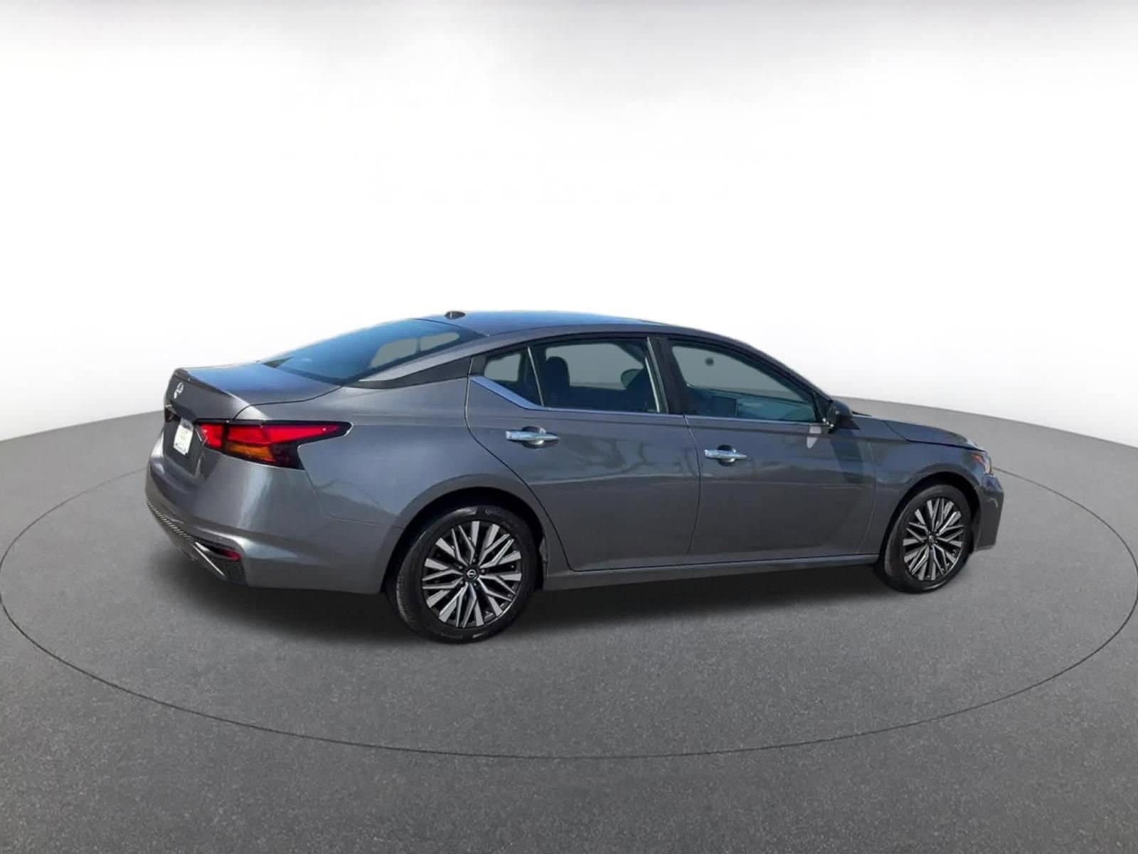 Thumbnail: 2025 Nissan Altima - 15
