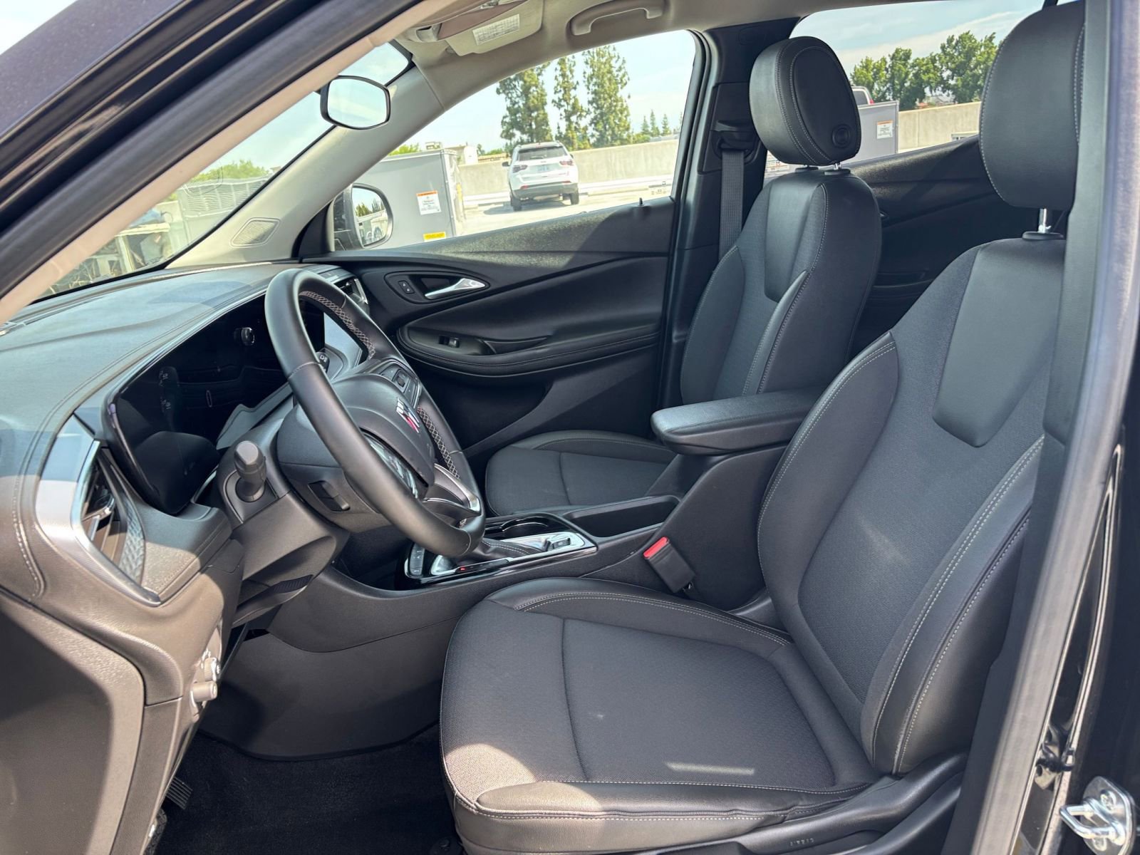 Thumbnail: 2025 Buick Encore GX - 25