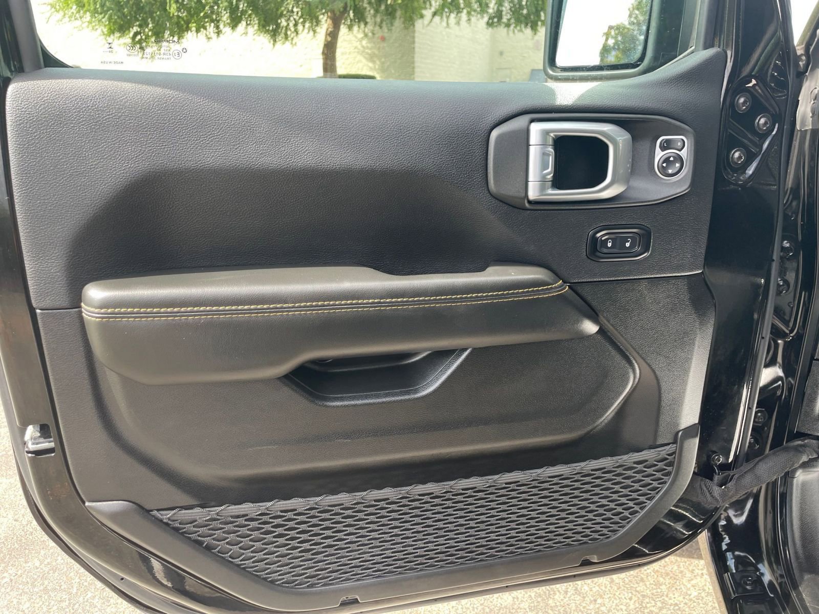 Thumbnail: 2025 Jeep Wrangler - 18