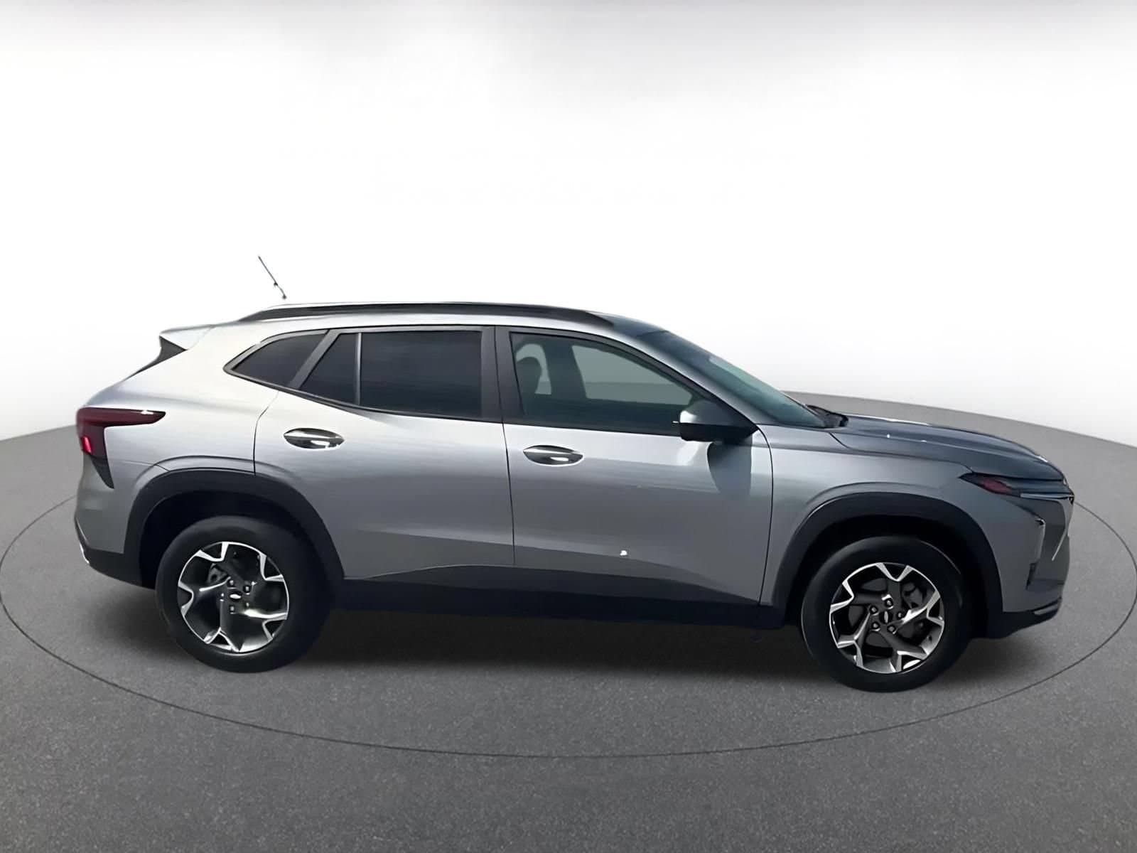 Thumbnail: 2025 Chevrolet Trax - 14