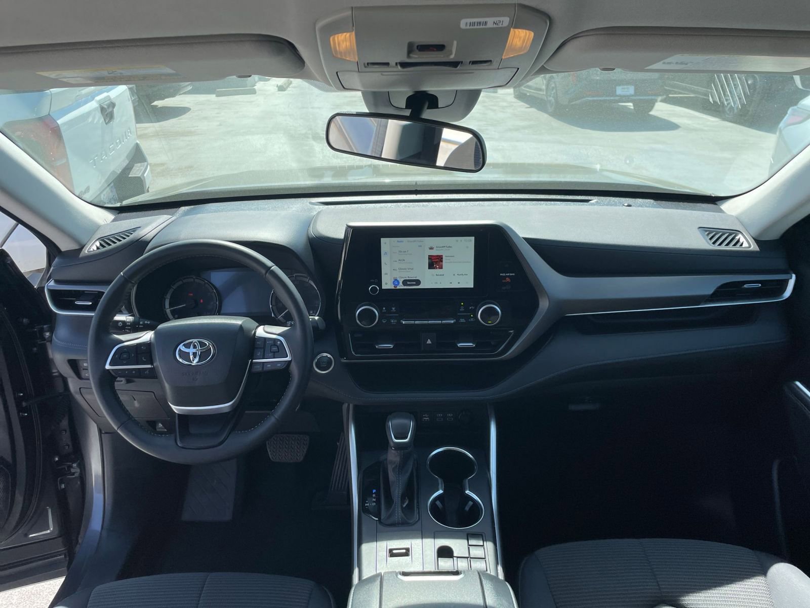 Thumbnail: 2025 Toyota Highlander - 35