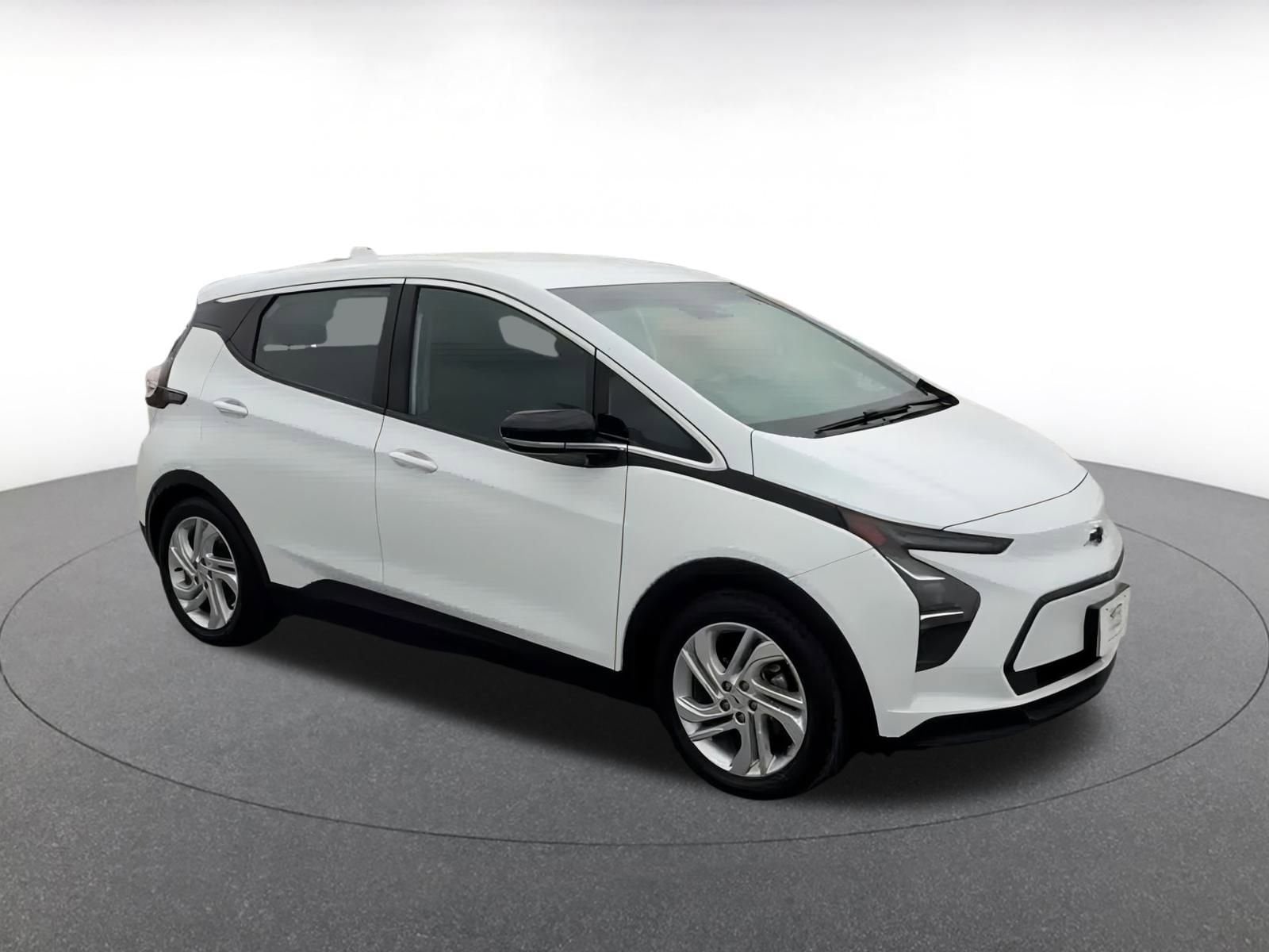 Thumbnail: 2023 Chevrolet Bolt EV - 2