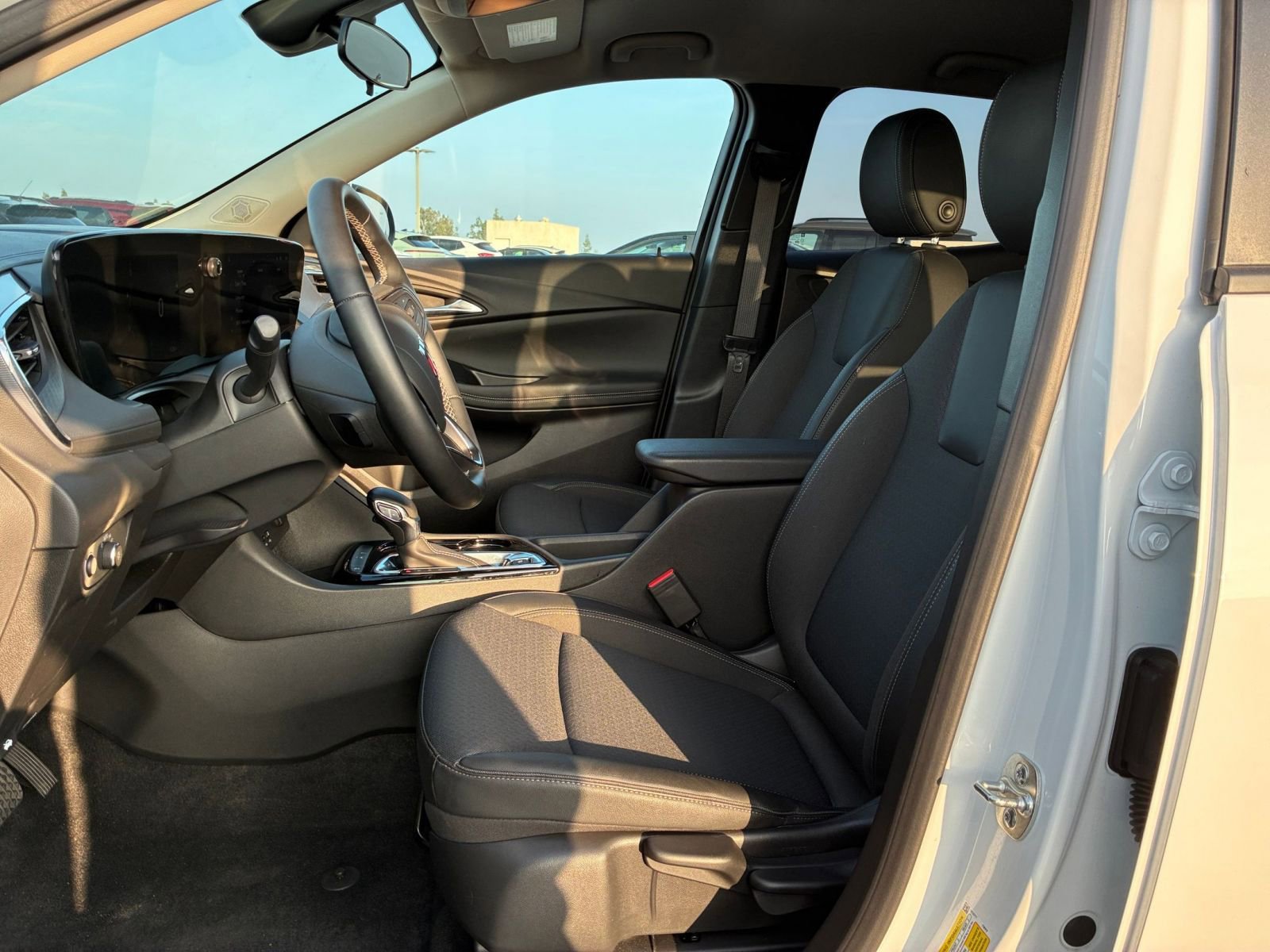 Thumbnail: 2025 Buick Encore GX - 24