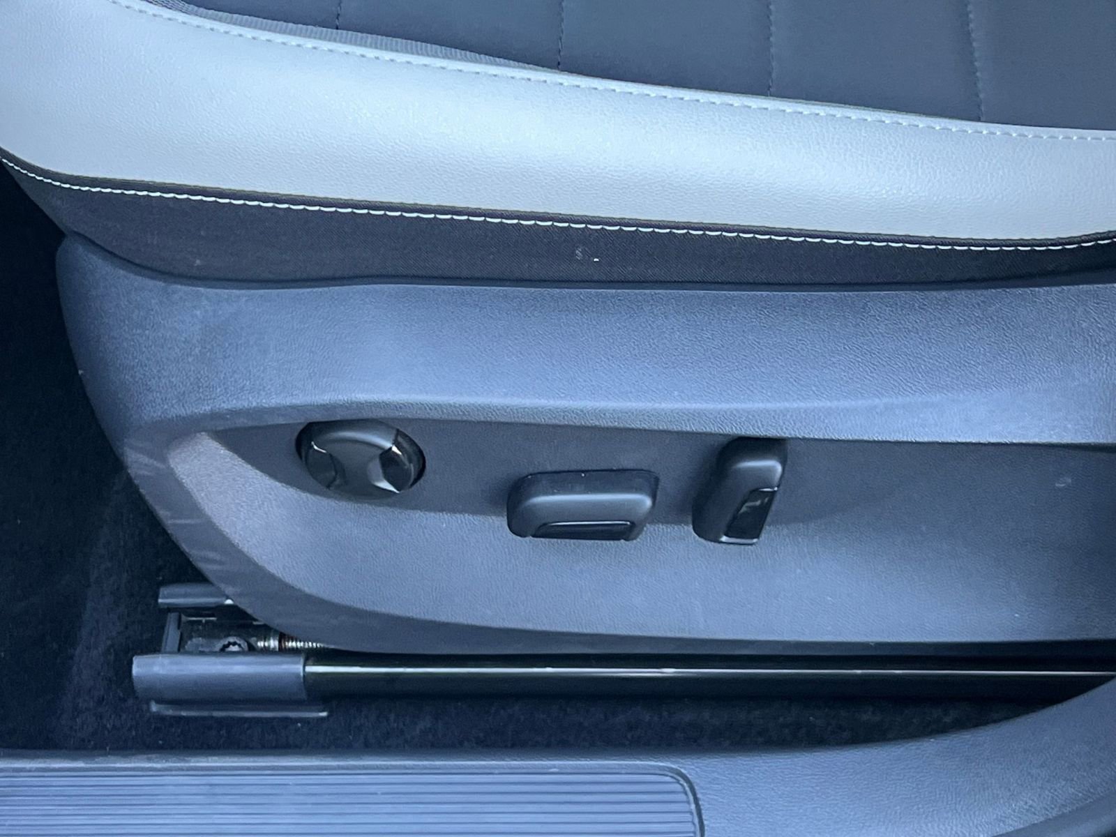 Thumbnail: 2025 Volkswagen Taos - 22