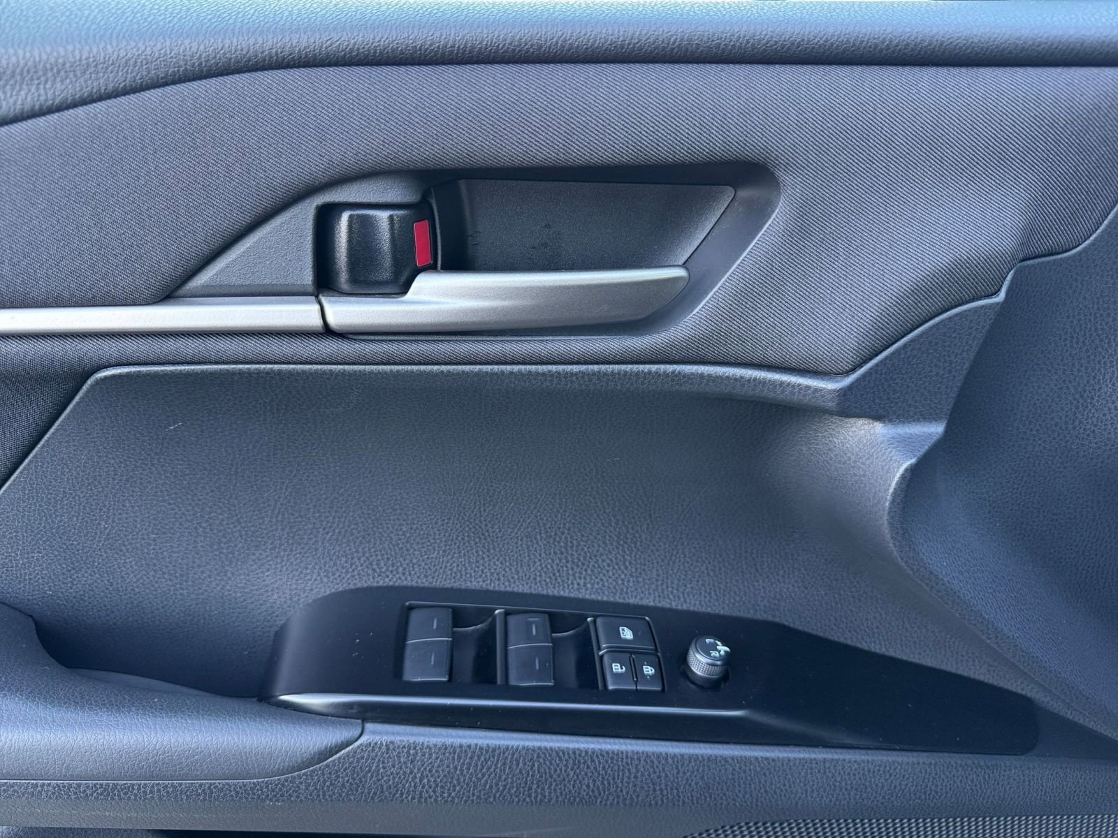 Thumbnail: 2025 Toyota Camry - 20