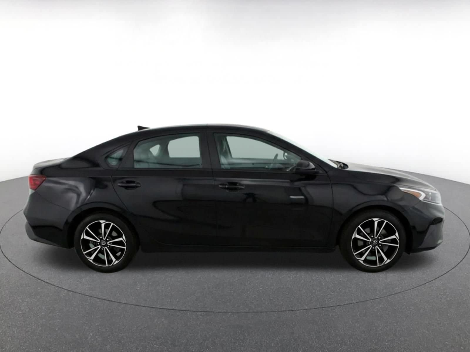 Thumbnail: 2024 Kia Forte - 10
