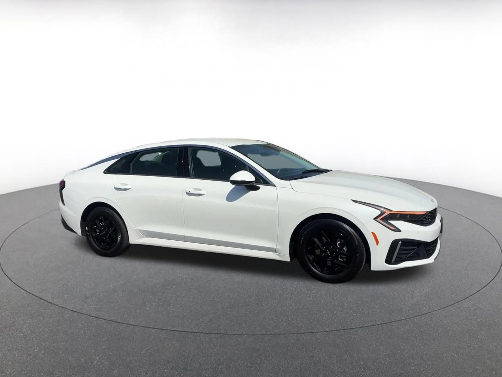 Thumbnail: 2025 Kia K5 - 2