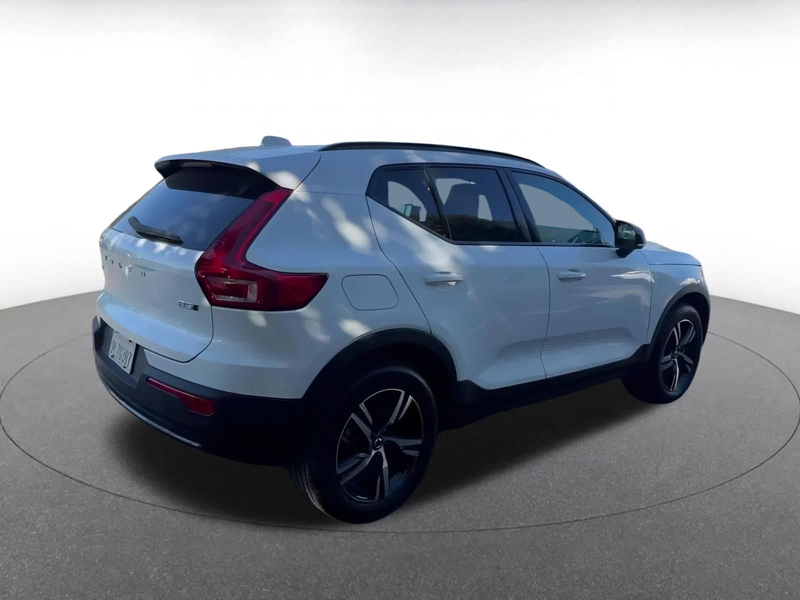 Thumbnail: 2024 Volvo XC40 - 14