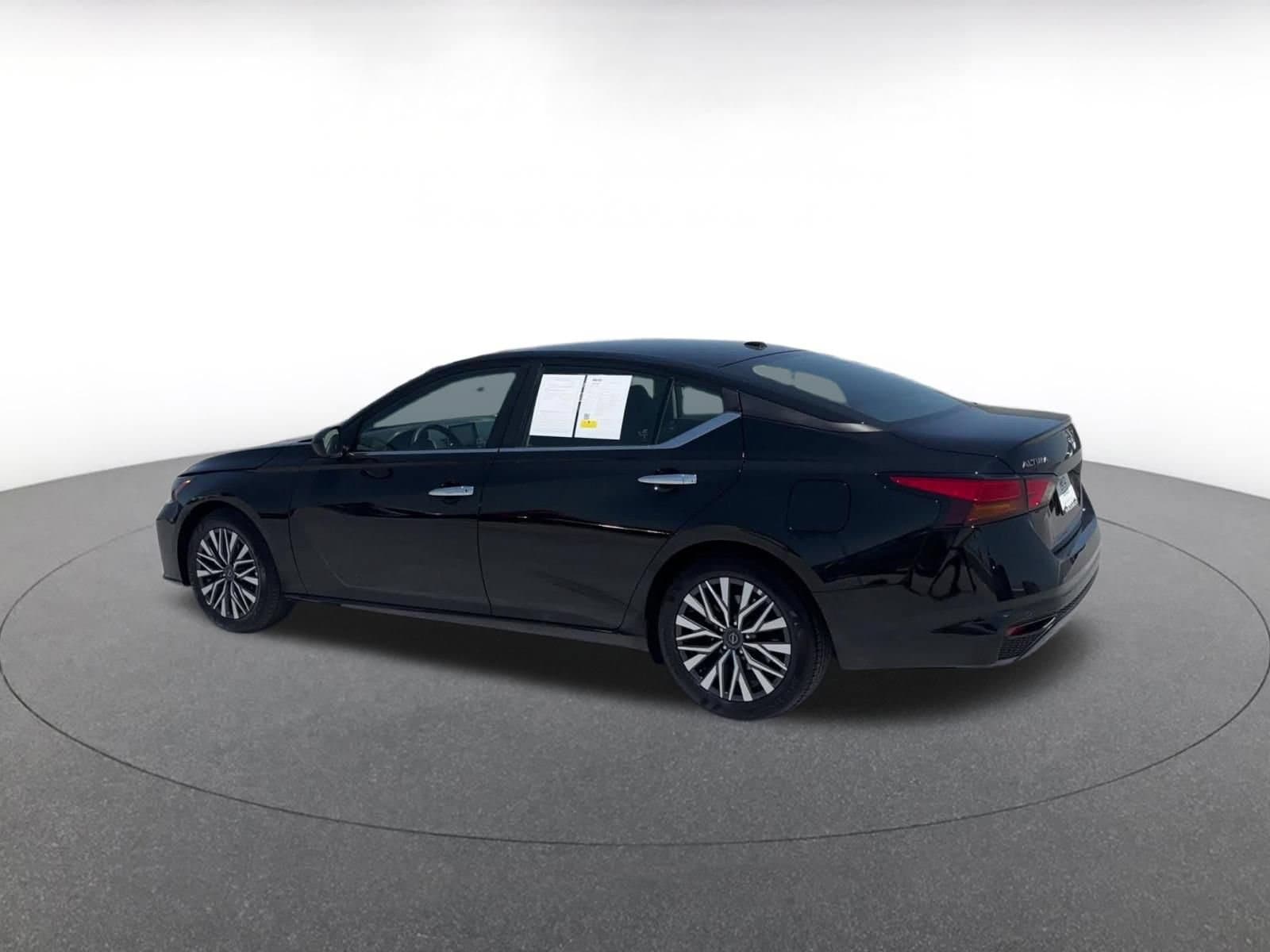 Thumbnail: 2025 Nissan Altima - 8