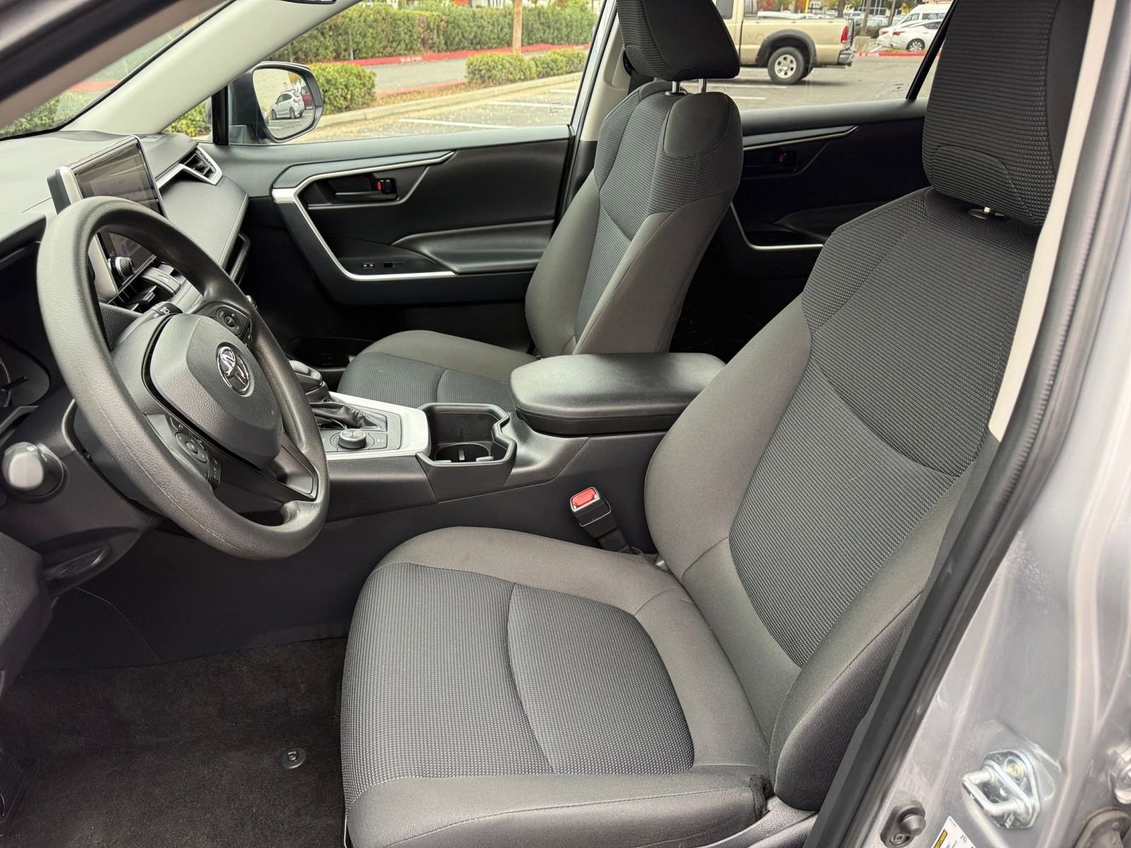 Thumbnail: 2025 Toyota RAV4 - 25