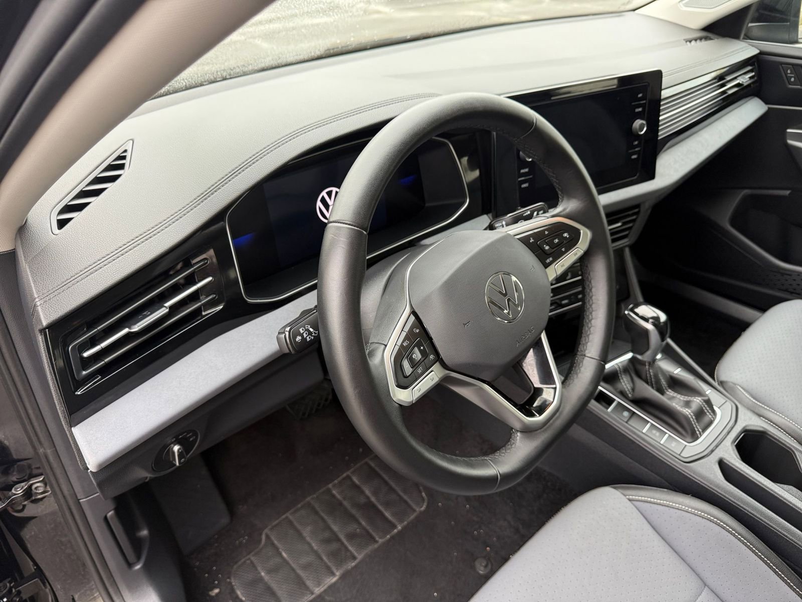 Thumbnail: 2025 Volkswagen Jetta - 33