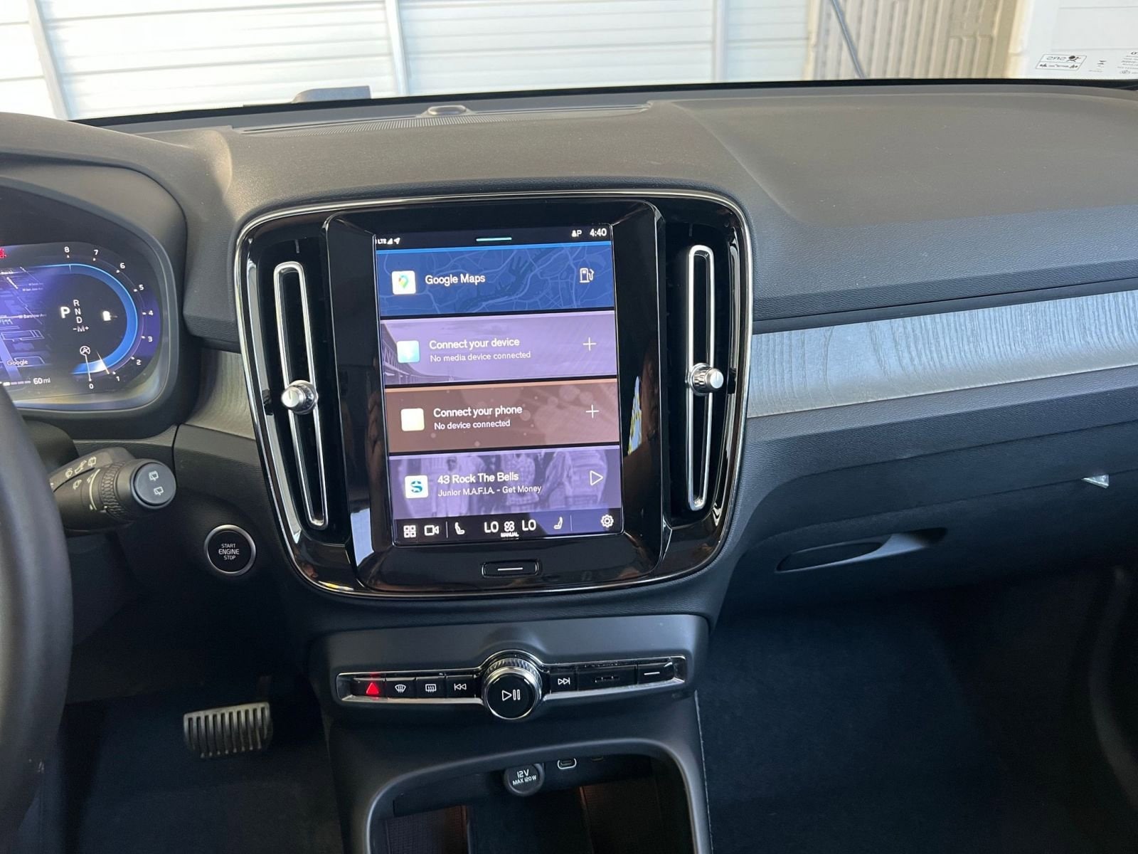 Thumbnail: 2024 Volvo XC40 - 18