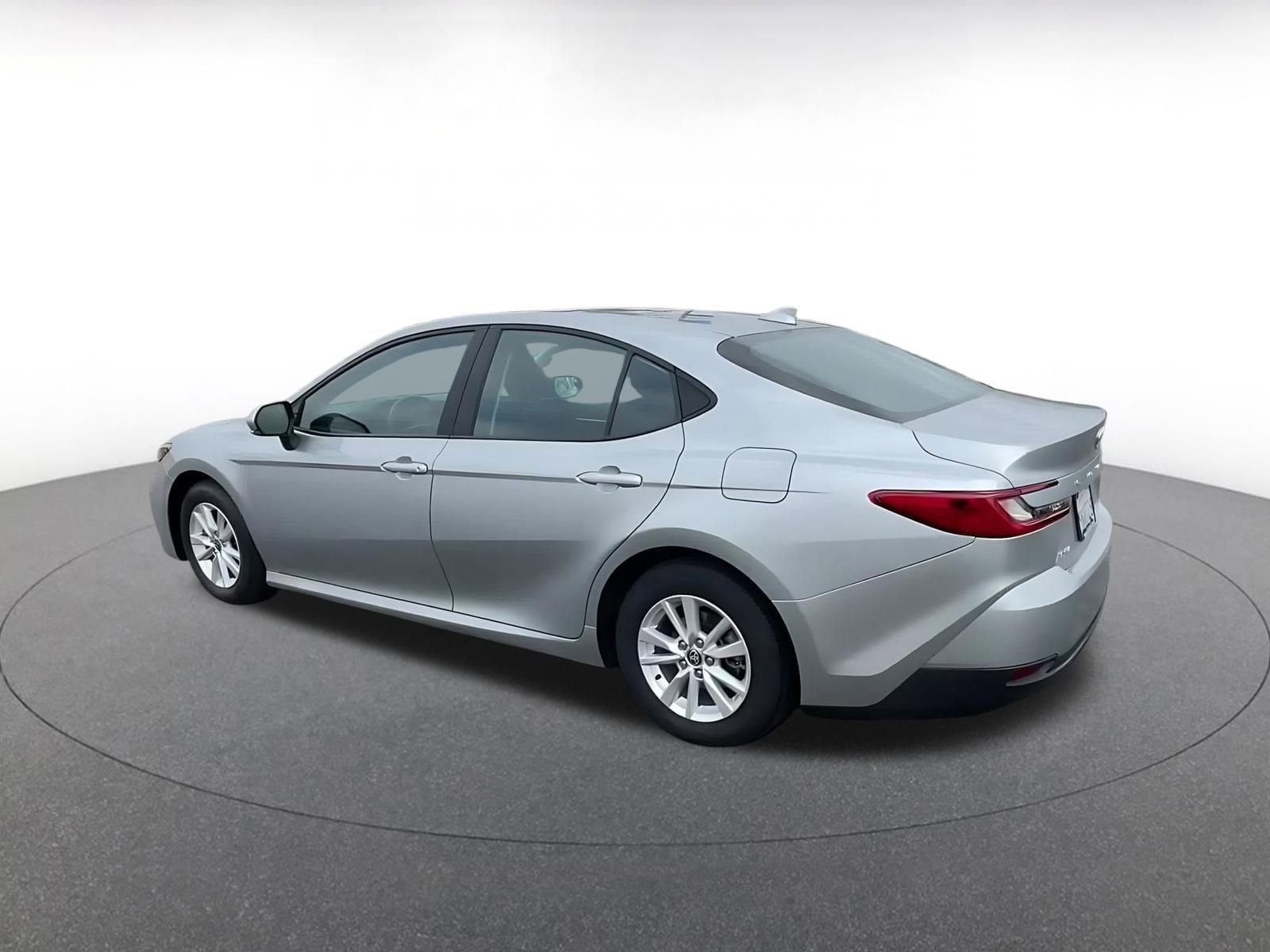 Thumbnail: 2025 Toyota Camry - 10