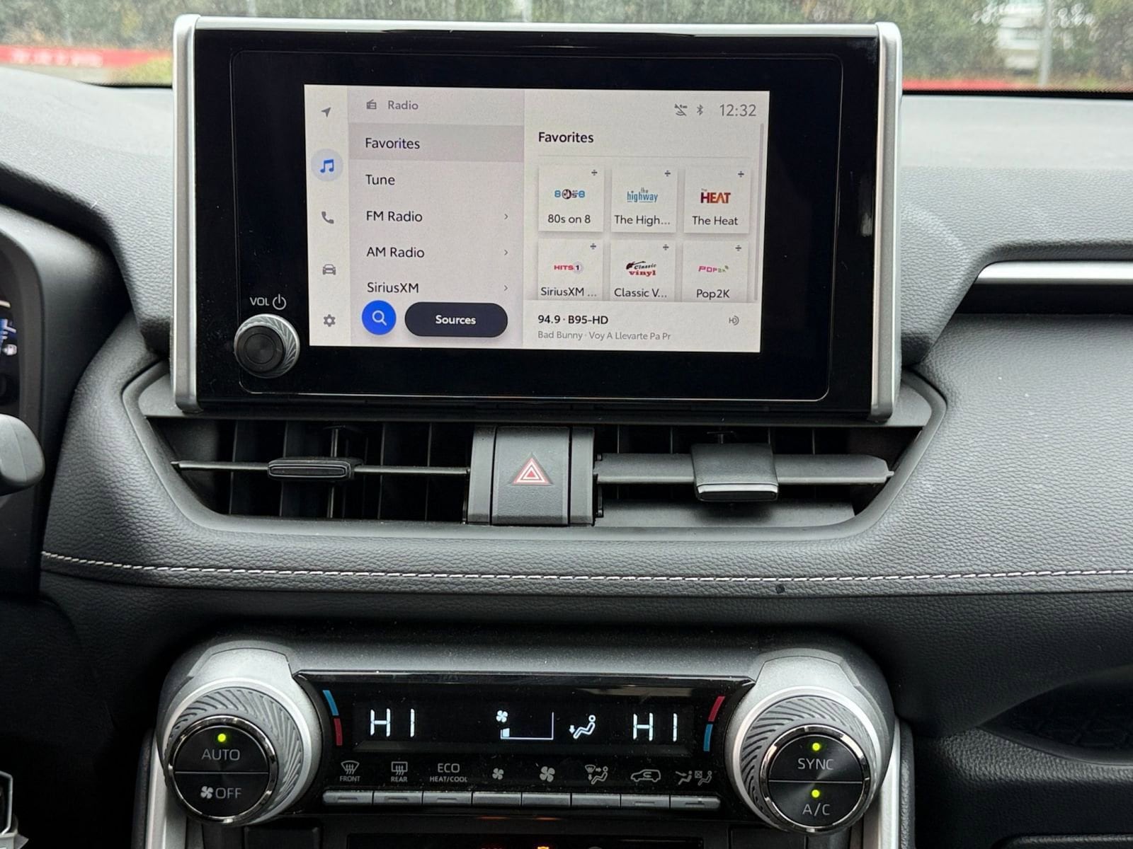 Thumbnail: 2025 Toyota RAV4 - 21