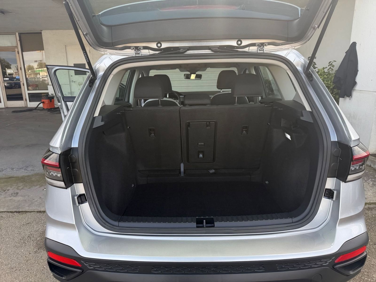 Thumbnail: 2025 Volkswagen Taos - 31