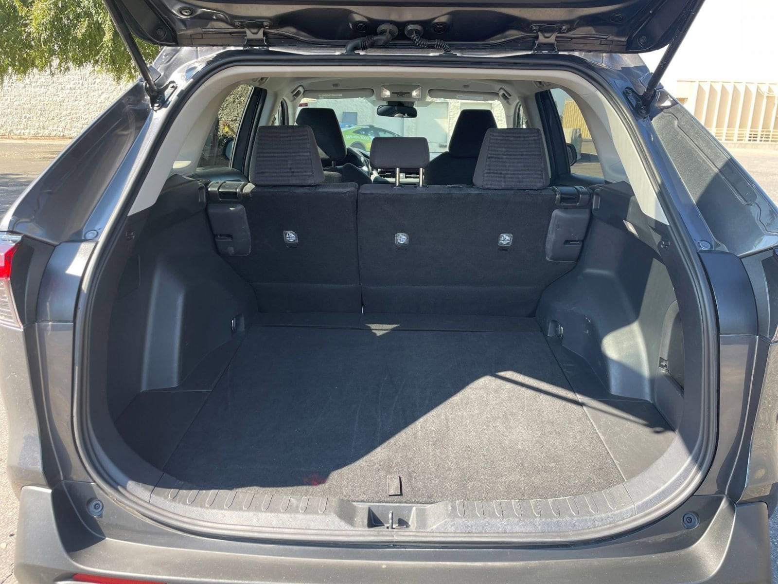 Thumbnail: 2025 Toyota RAV4 - 30