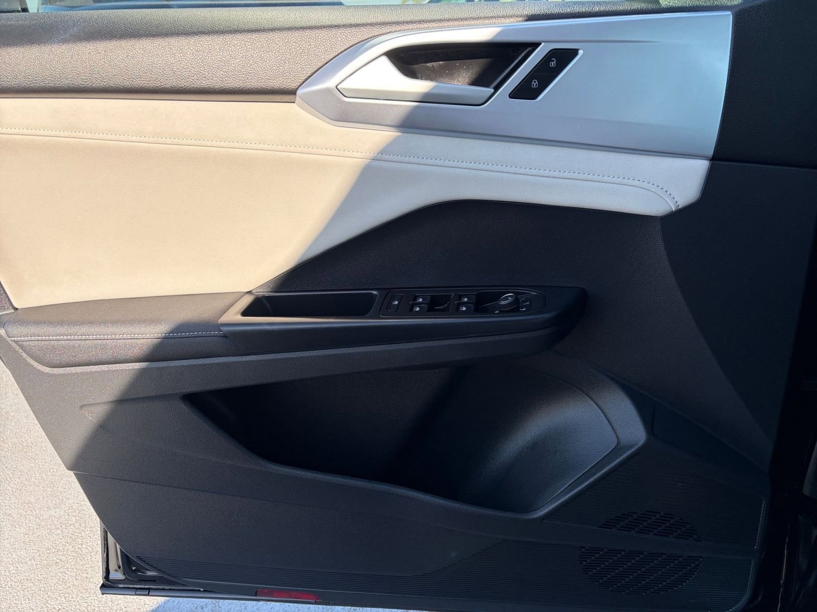 Thumbnail: 2025 Volkswagen Taos - 18