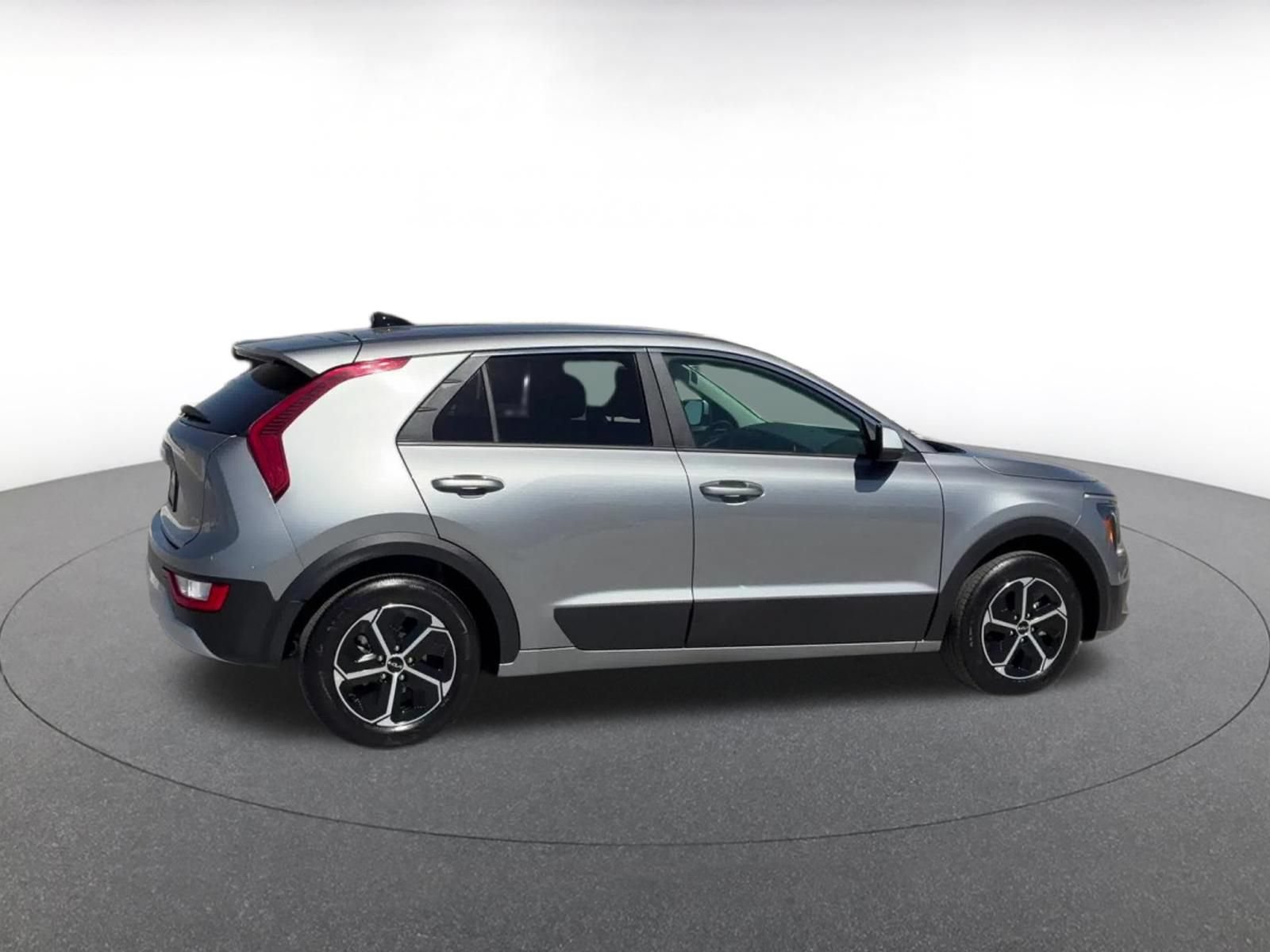 Thumbnail: 2026 Kia Niro - 14
