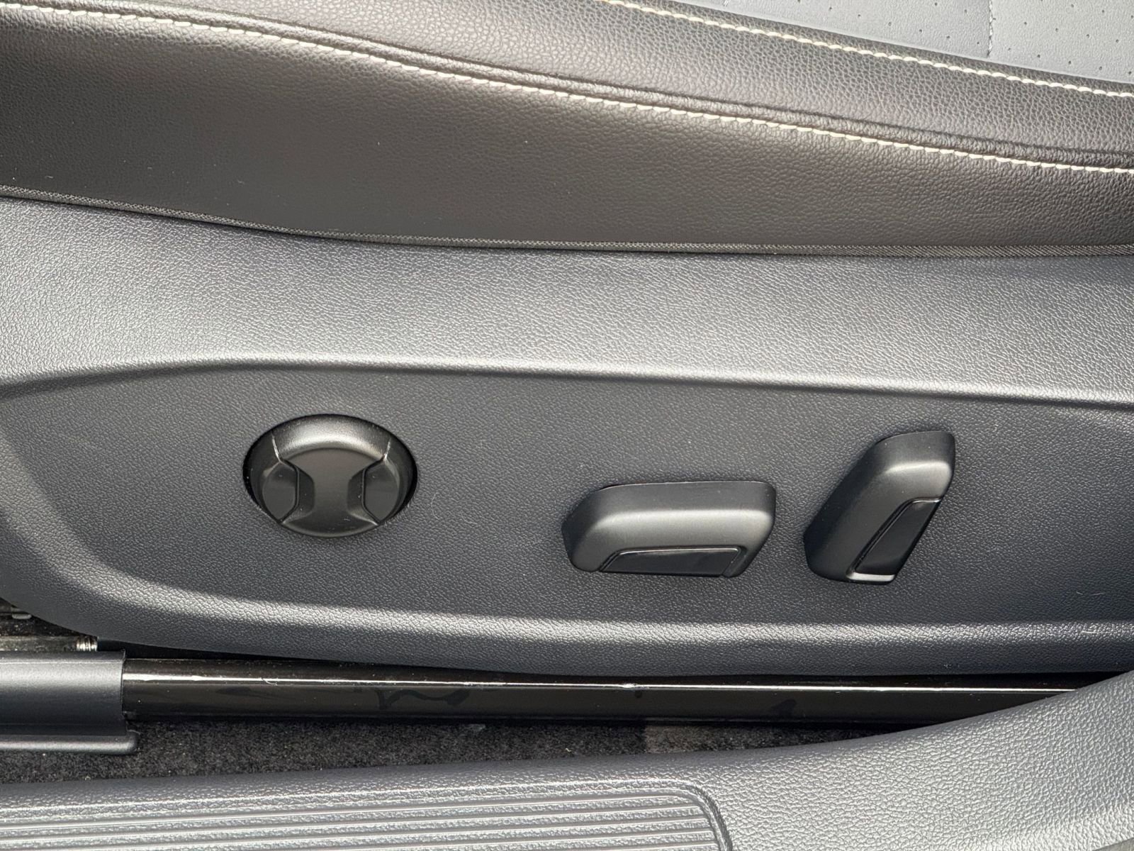 Thumbnail: 2025 Volkswagen Jetta - 23