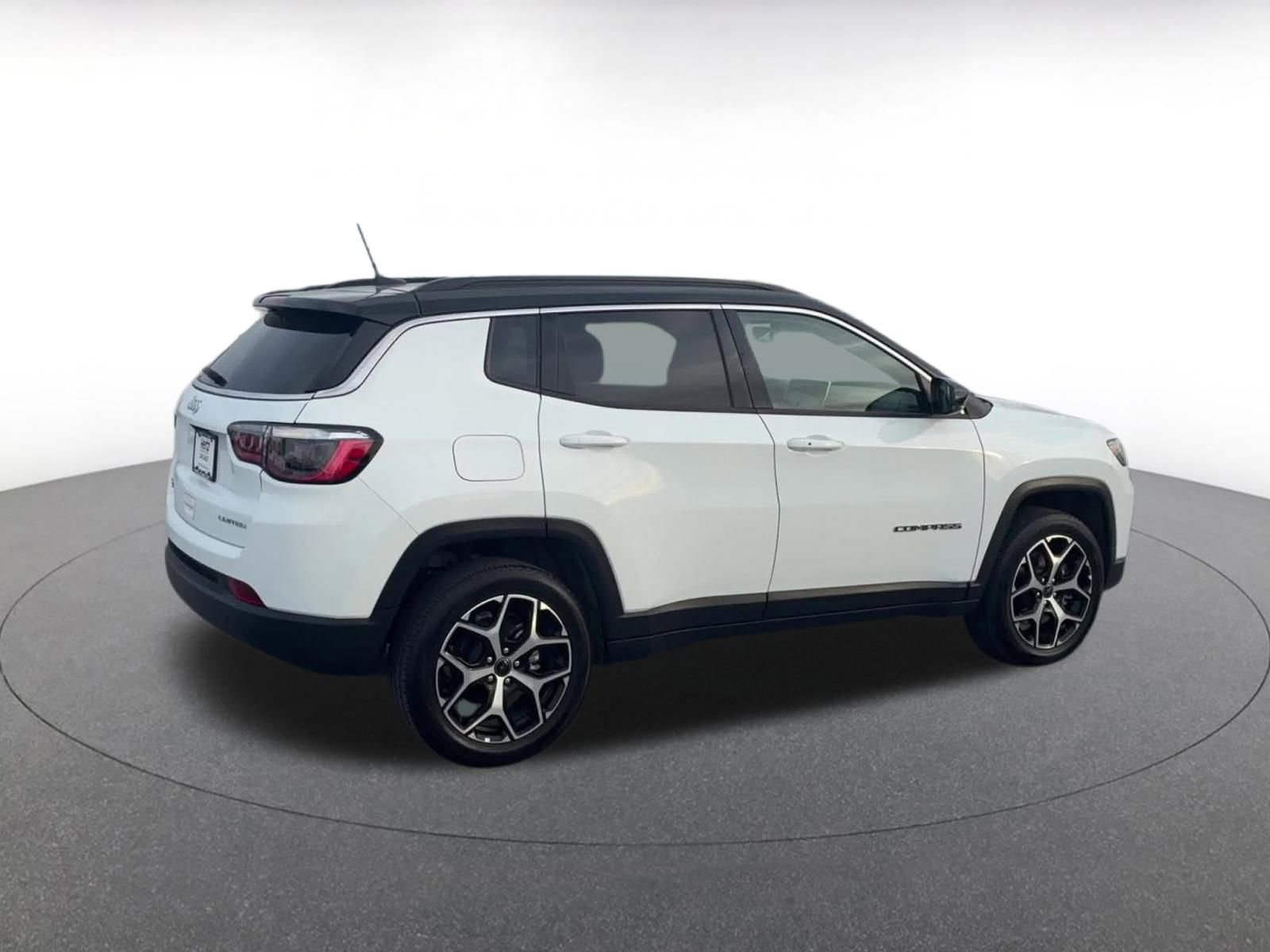 Thumbnail: 2025 Jeep Compass - 15