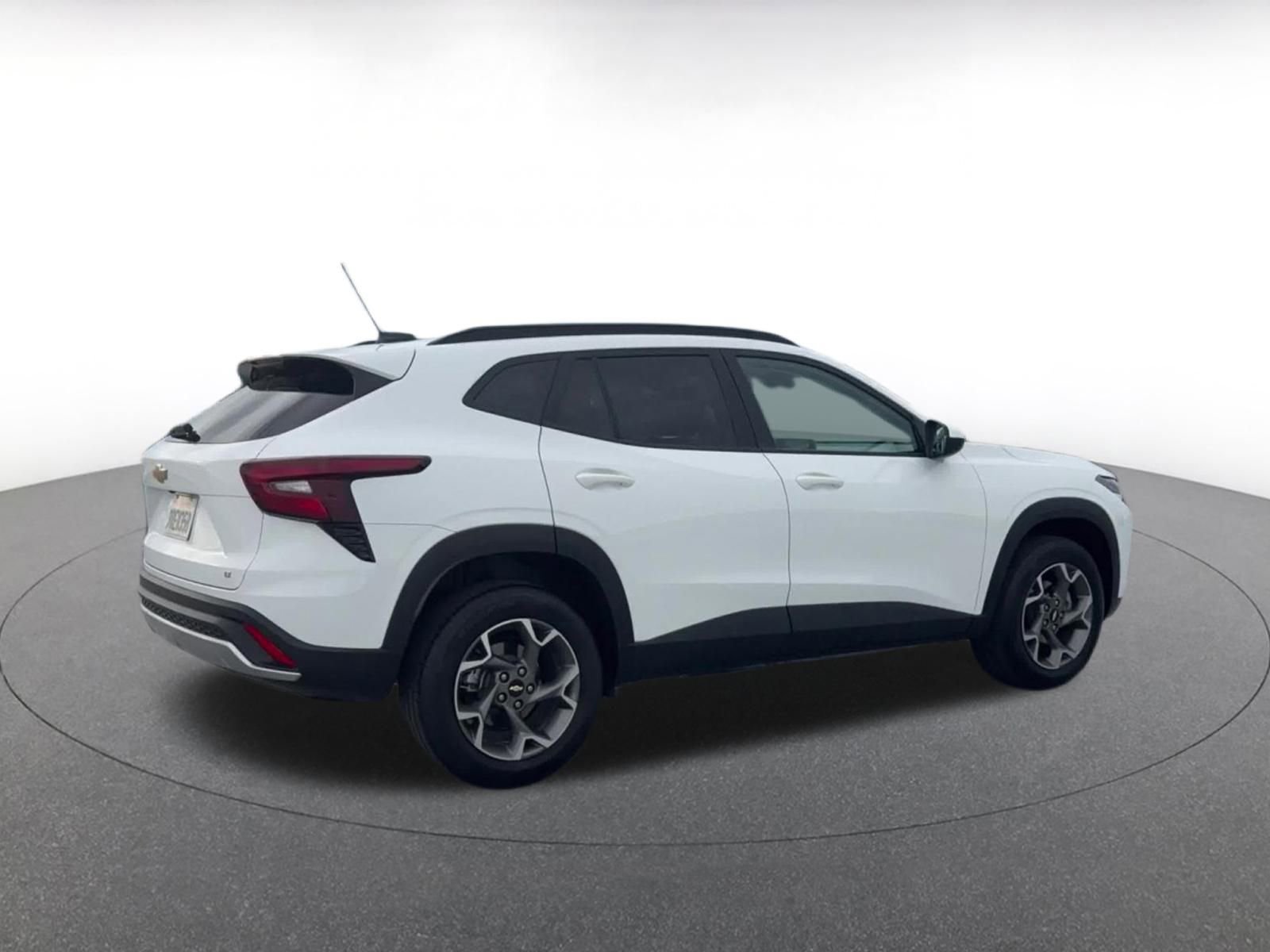 Thumbnail: 2025 Chevrolet Trax - 15