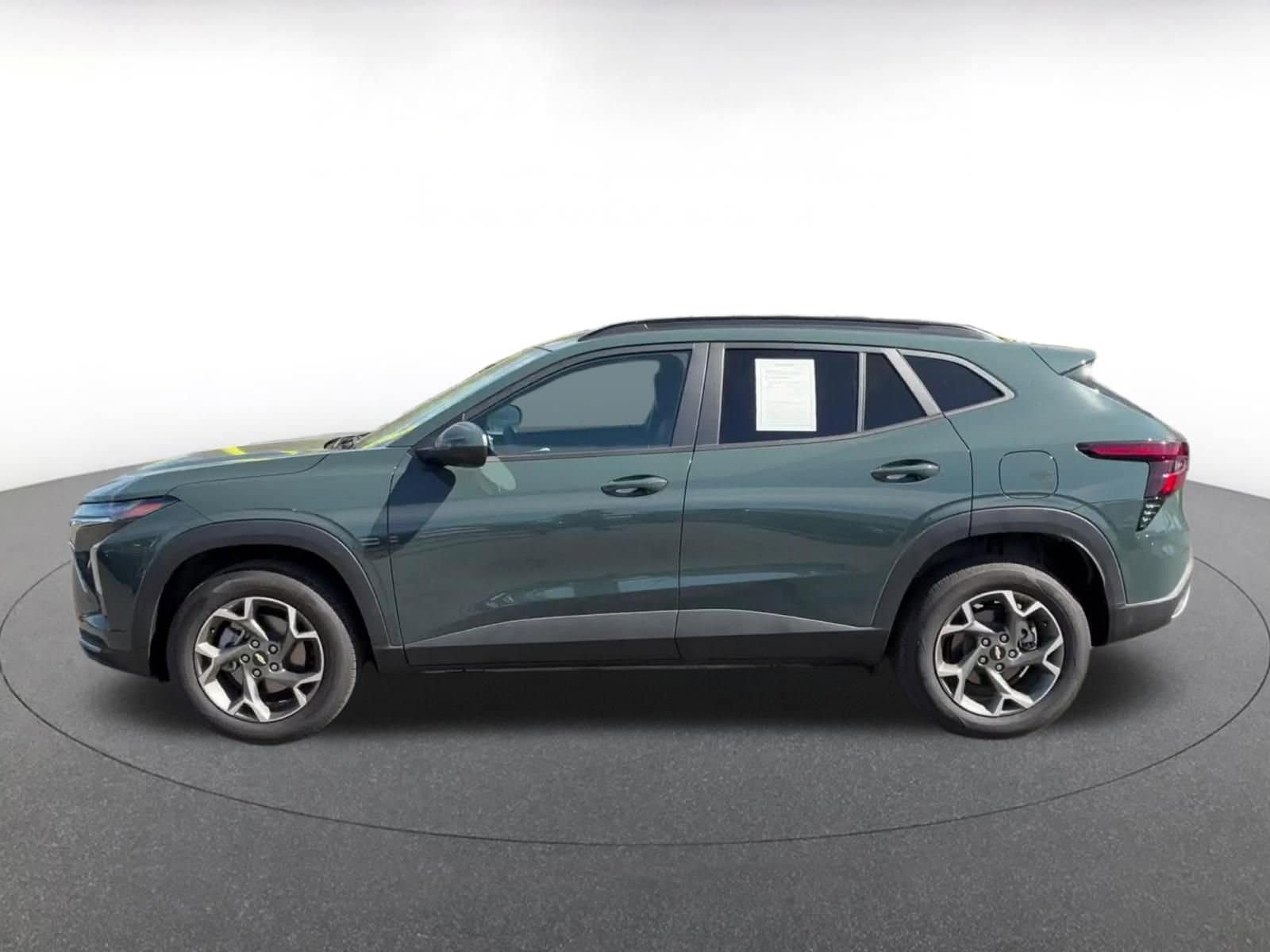 Thumbnail: 2025 Chevrolet Trax - 9