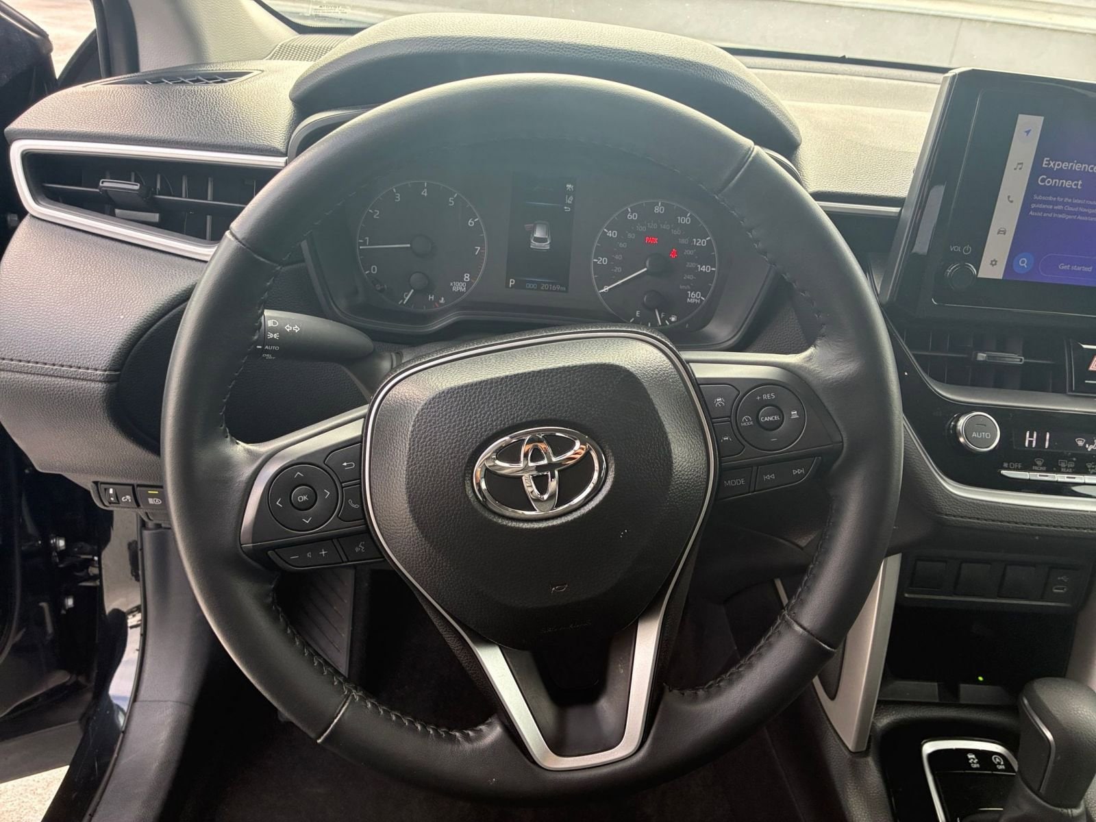 Thumbnail: 2025 Toyota Corolla Cross - 27