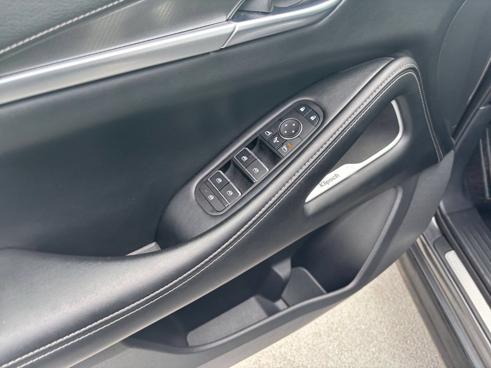 Thumbnail: 2026 INFINITI QX60 - 18