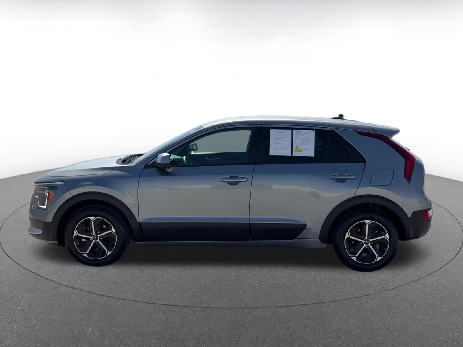 Thumbnail: 2026 Kia Niro - 9