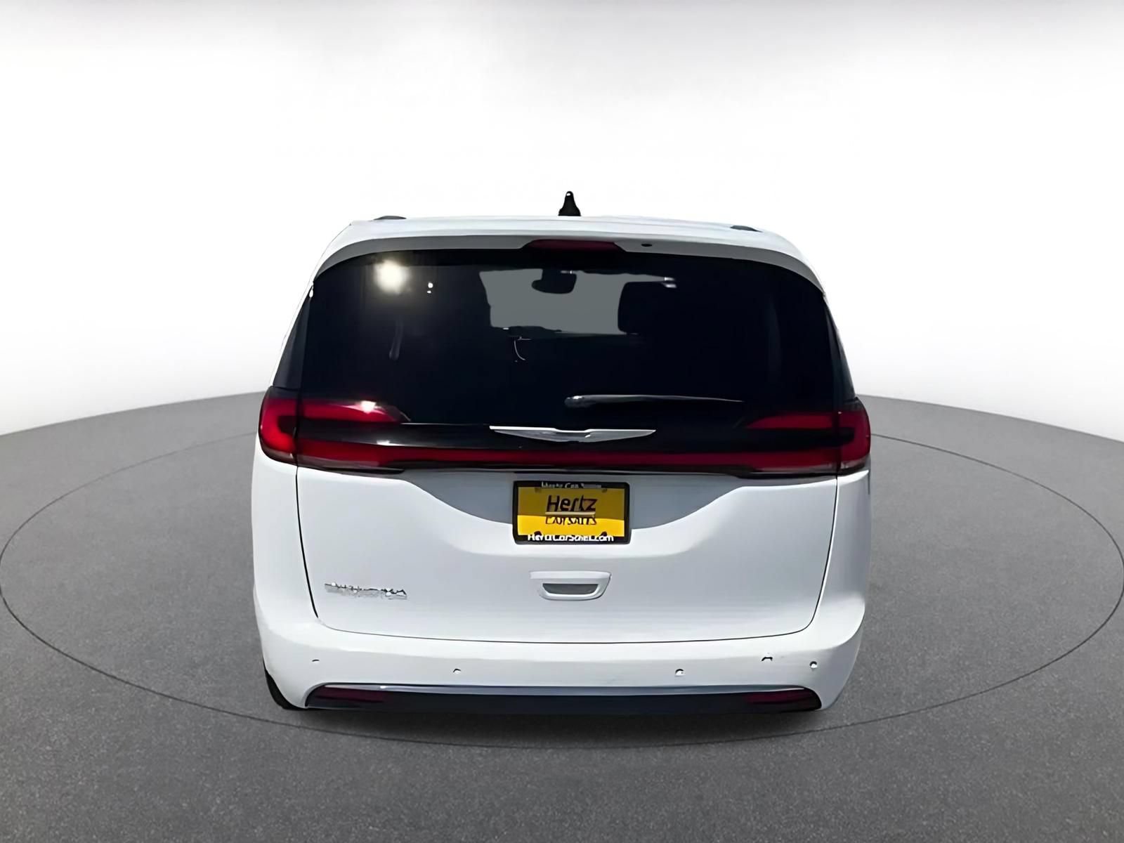 Thumbnail: 2024 Chrysler Pacifica - 10