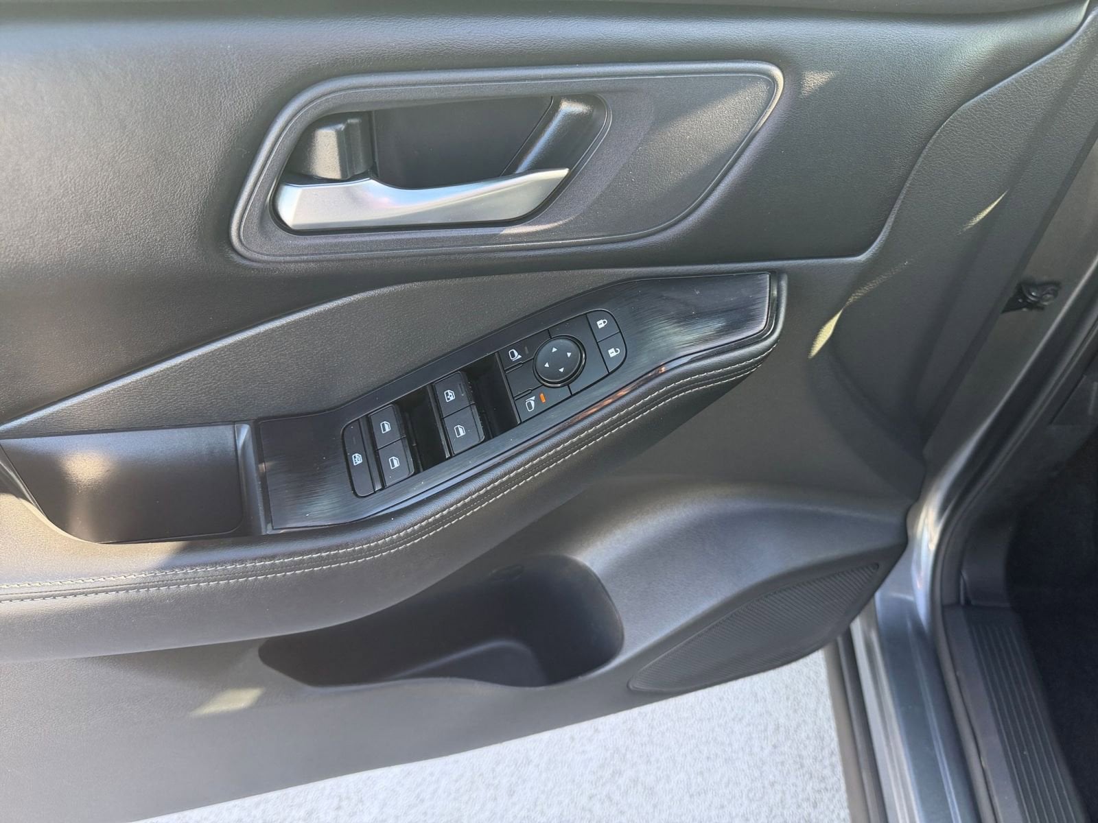 Thumbnail: 2025 Nissan Rogue - 18