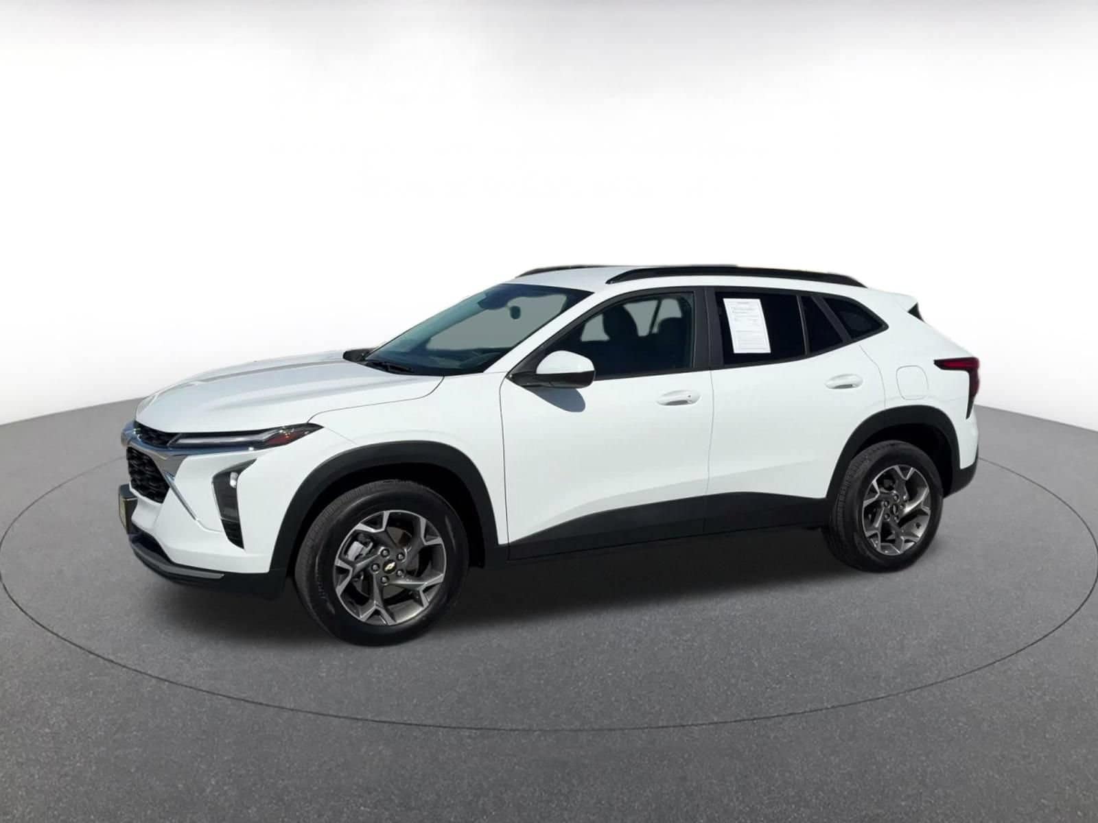 Thumbnail: 2025 Chevrolet Trax - 6