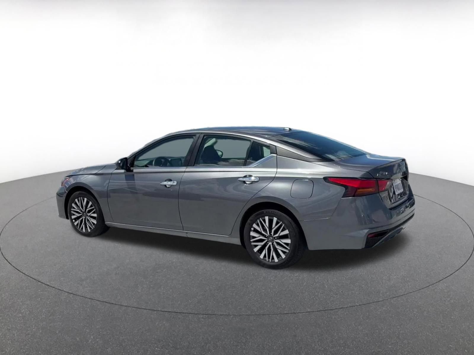 Thumbnail: 2025 Nissan Altima - 10