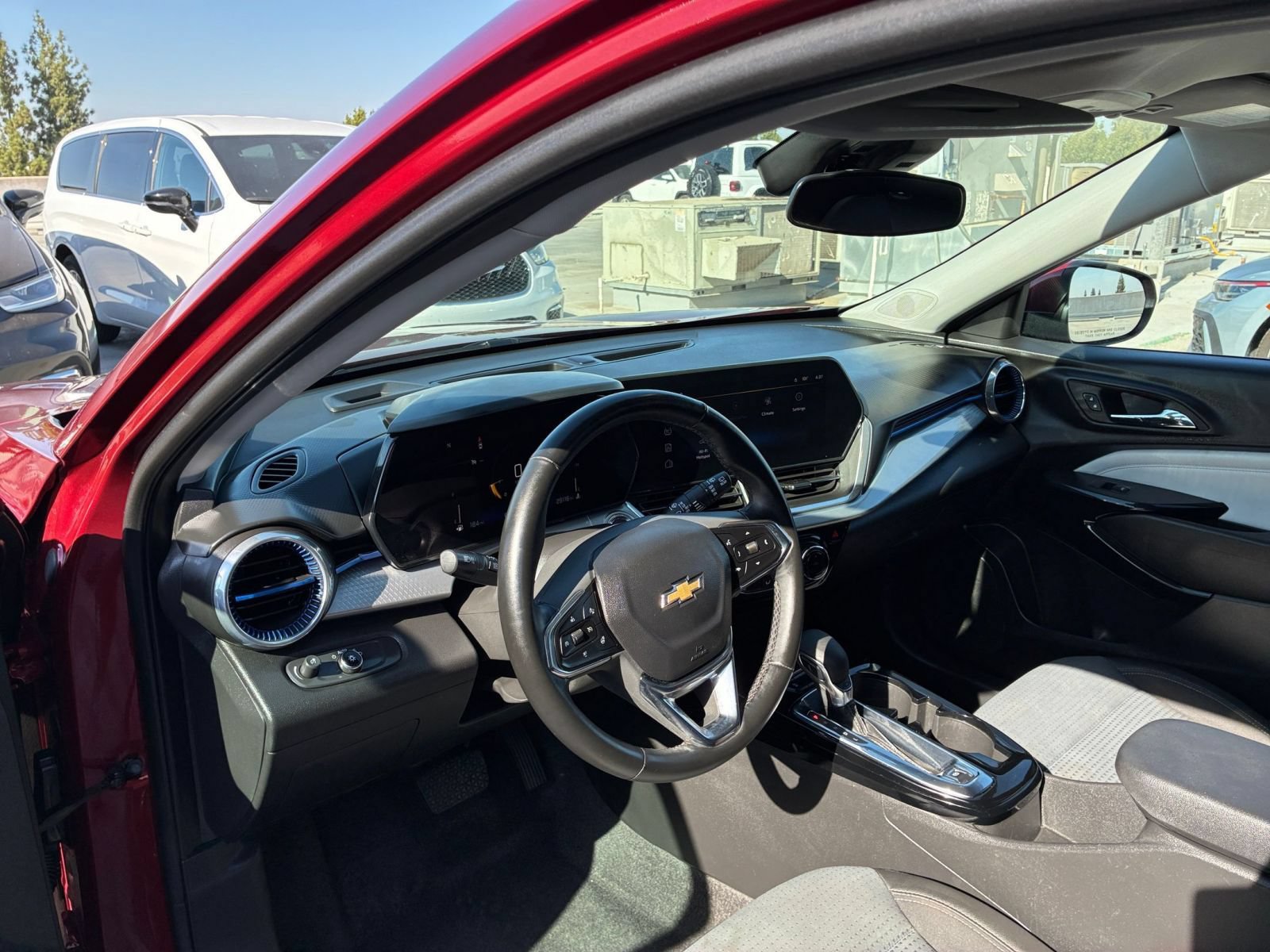 Thumbnail: 2025 Chevrolet Trax - 28