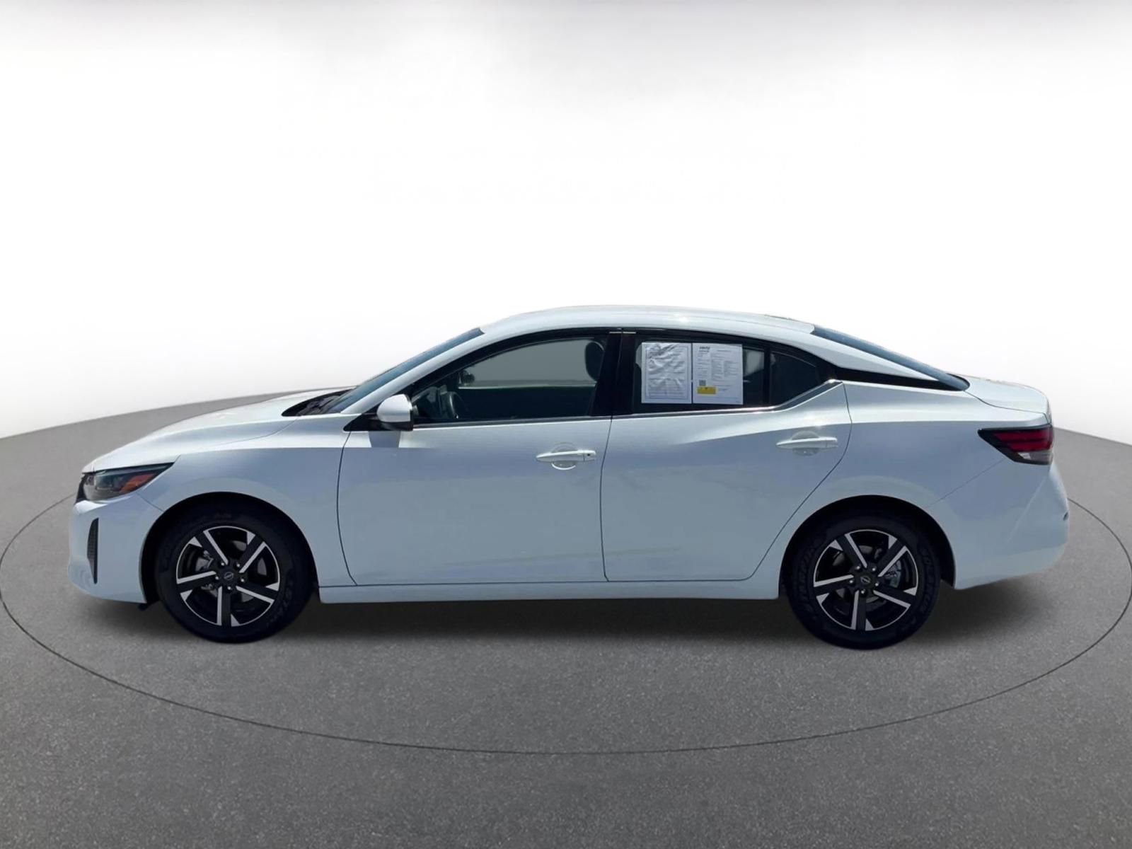 Thumbnail: 2025 Nissan Sentra - 9