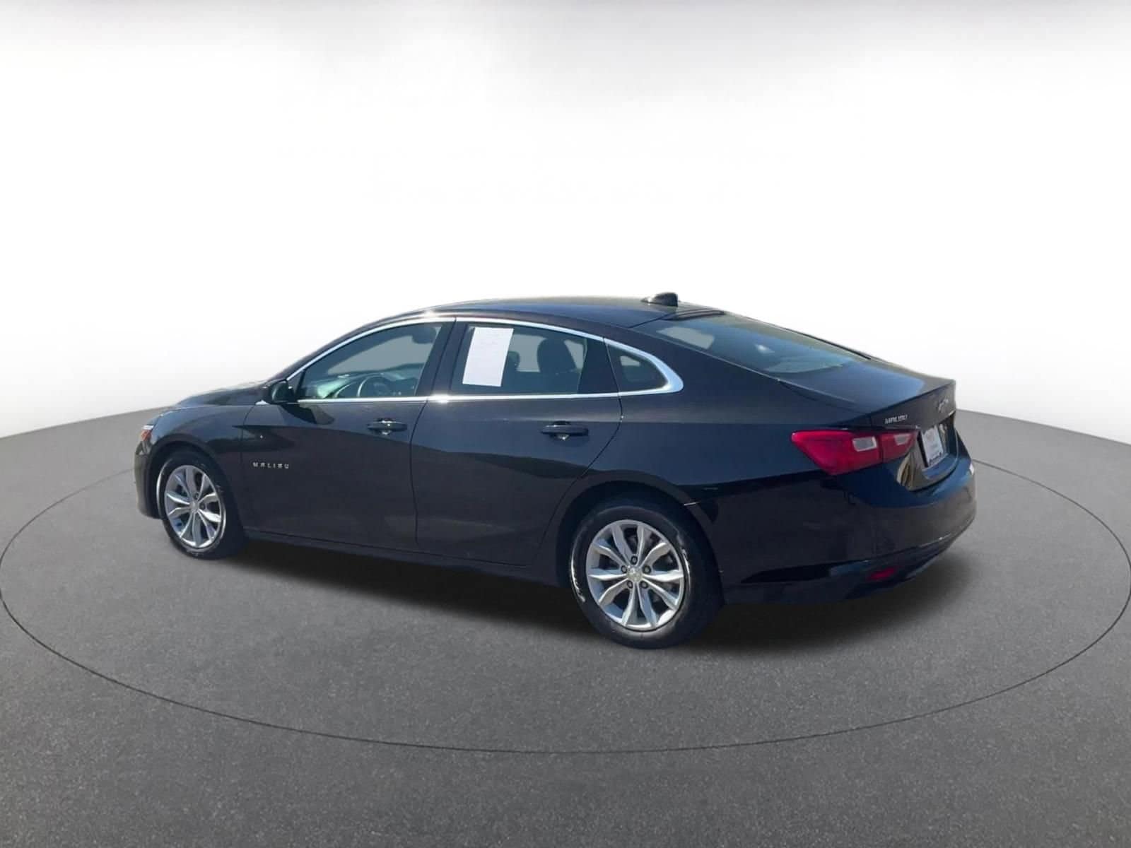 Thumbnail: 2024 Chevrolet Malibu - 10