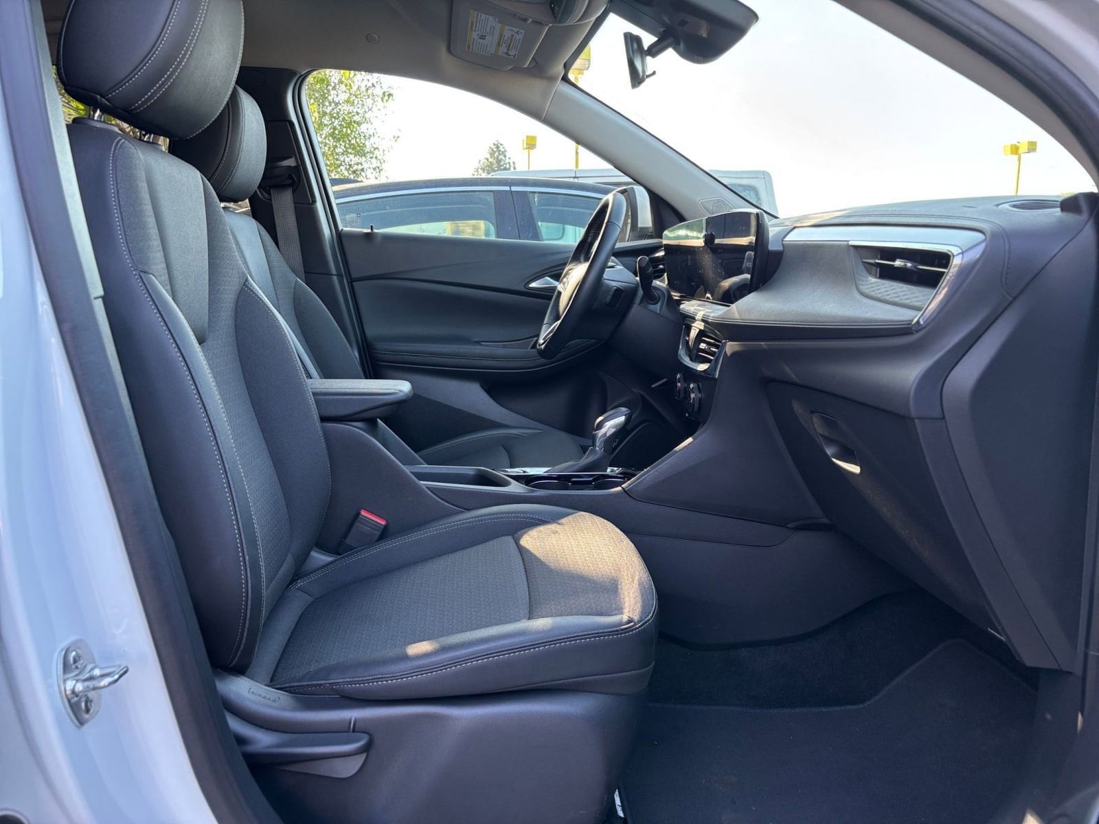 Thumbnail: 2025 Buick Encore GX - 33