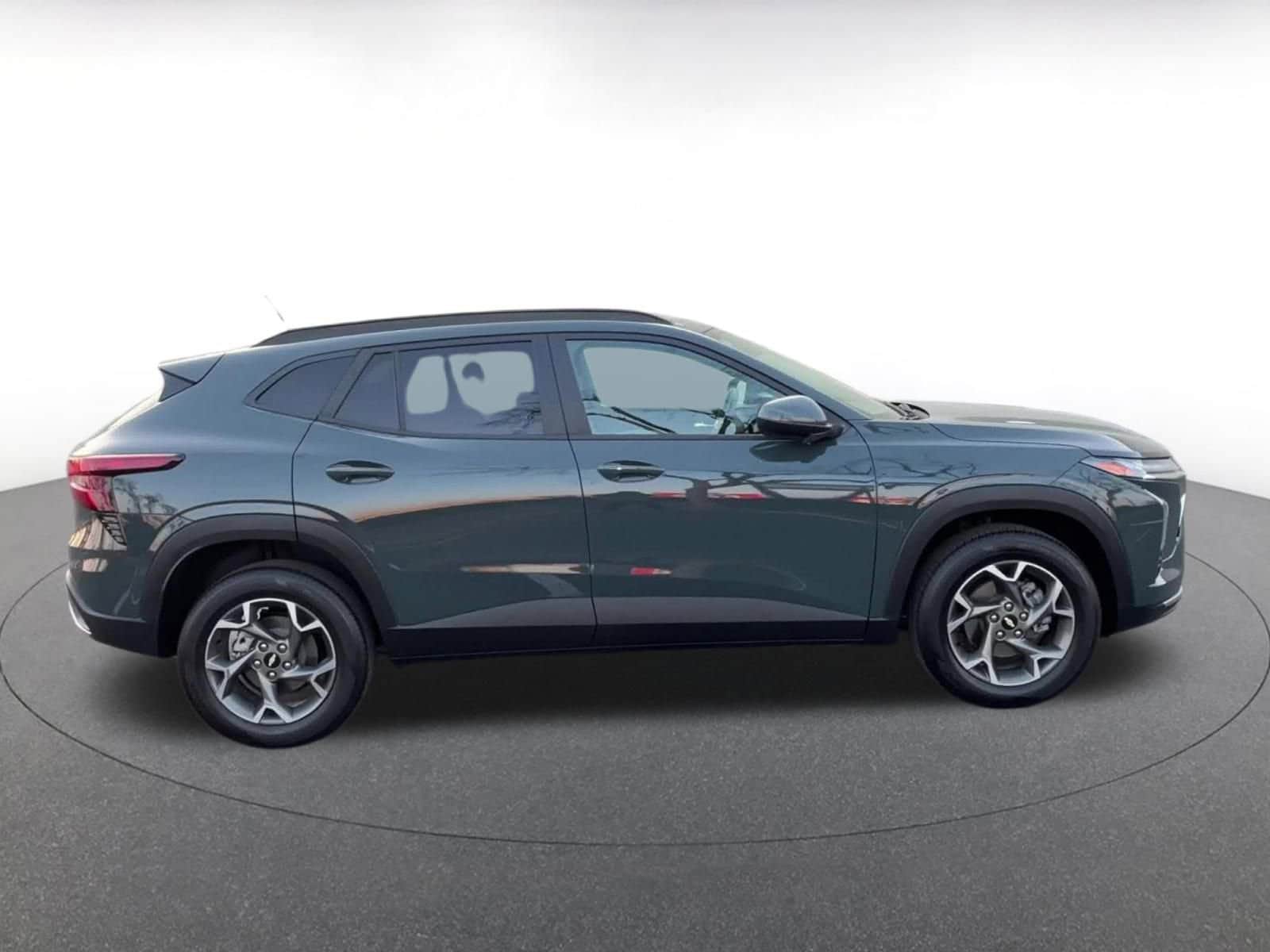 Thumbnail: 2025 Chevrolet Trax - 16