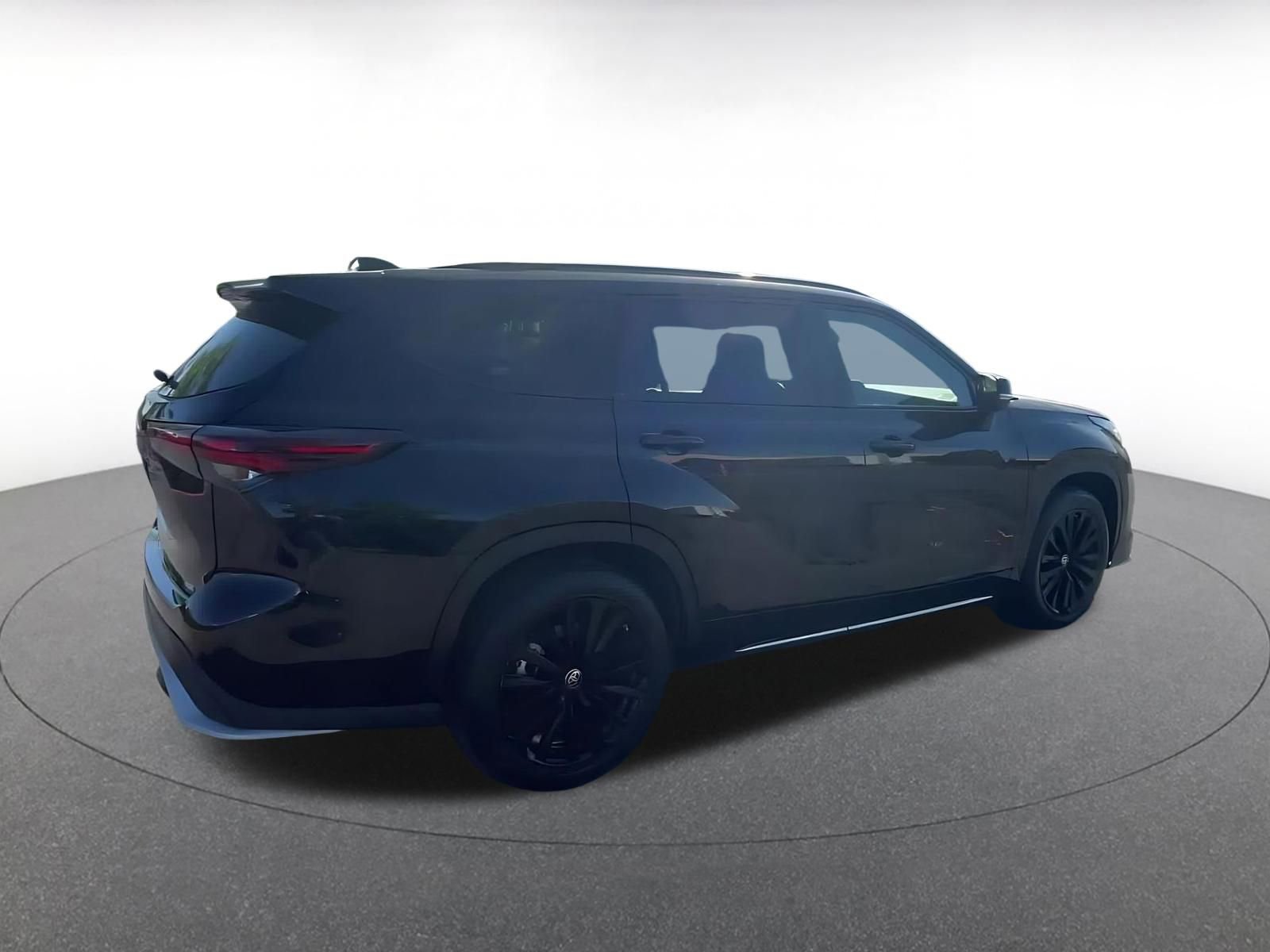 Thumbnail: 2024 Toyota Highlander - 15