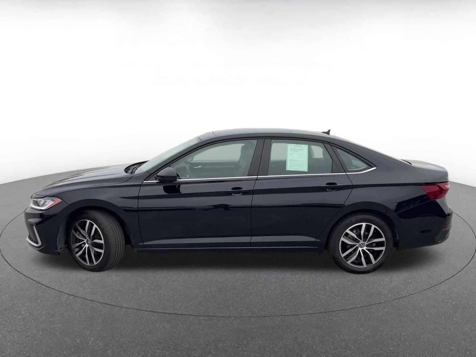 Thumbnail: 2025 Volkswagen Jetta - 9