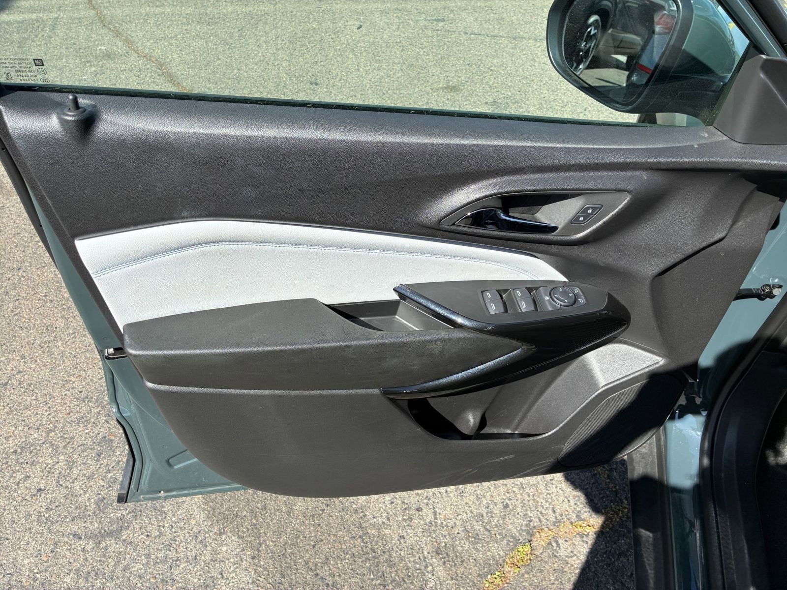 Thumbnail: 2025 Chevrolet Trax - 18