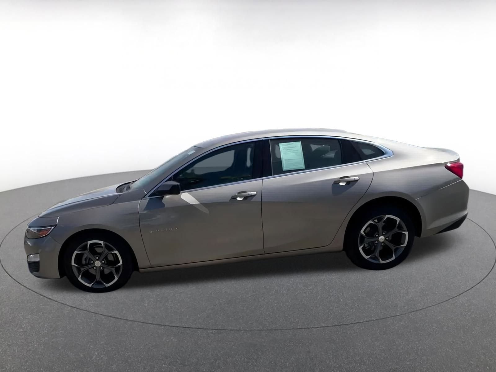 Thumbnail: 2024 Chevrolet Malibu - 9