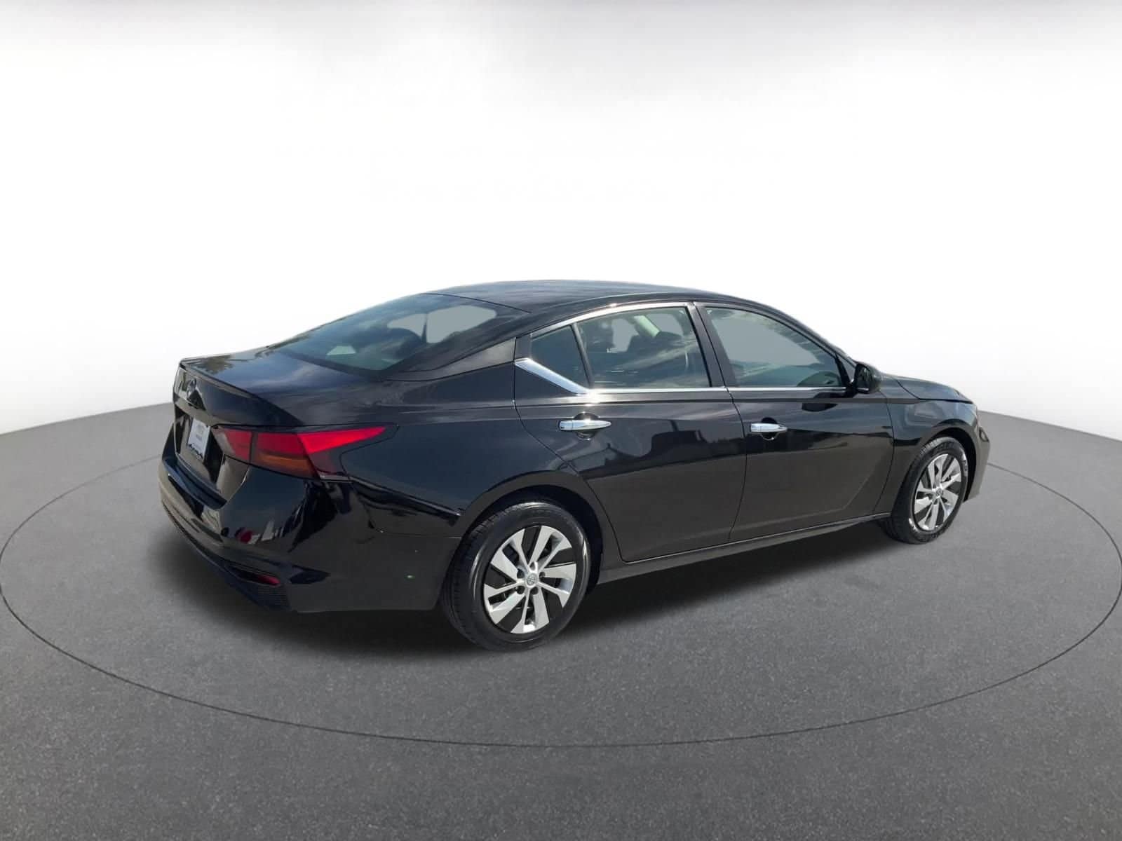 Thumbnail: 2023 Nissan Altima - 15