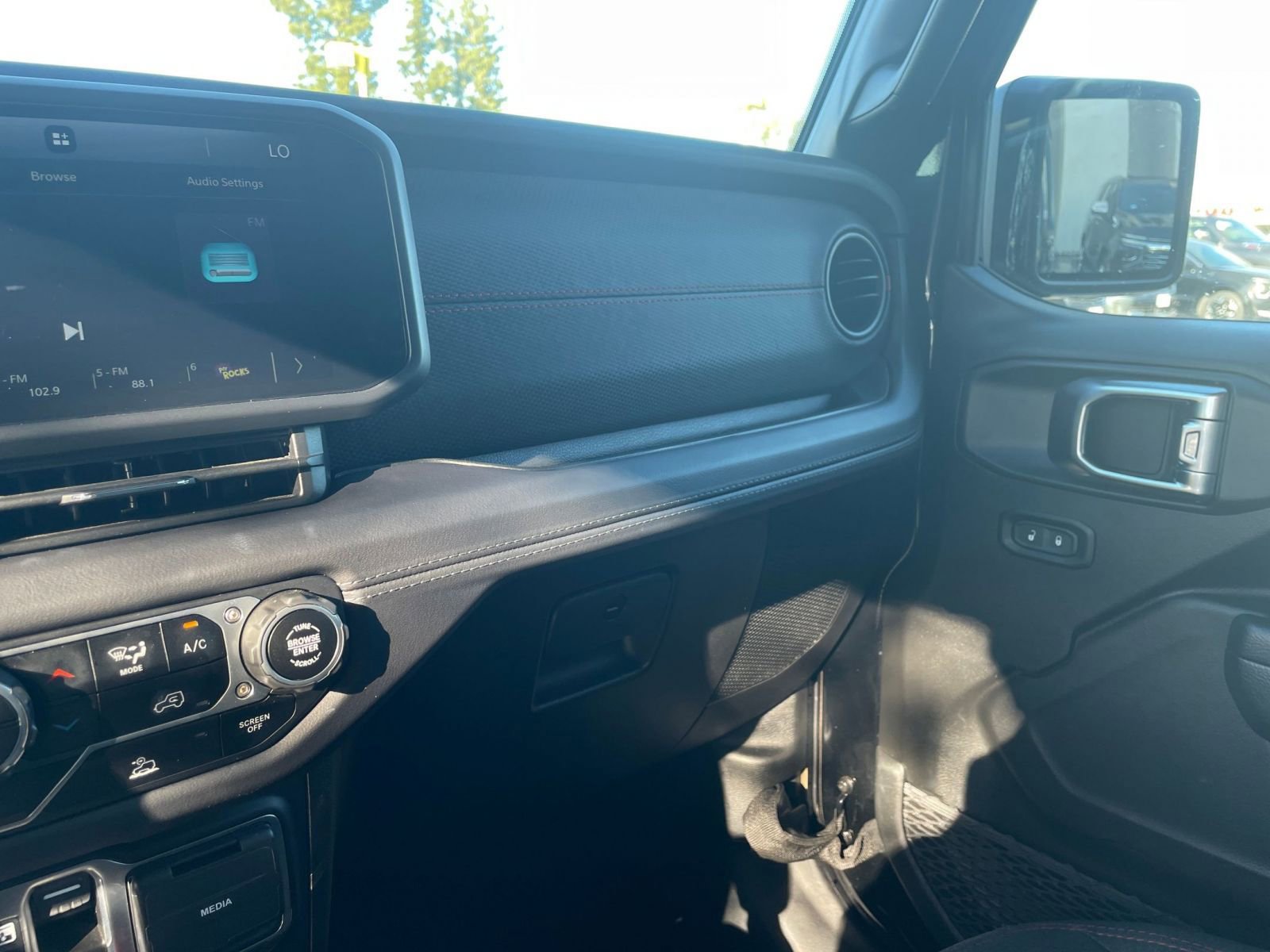 Thumbnail: 2025 Jeep Wrangler - 34