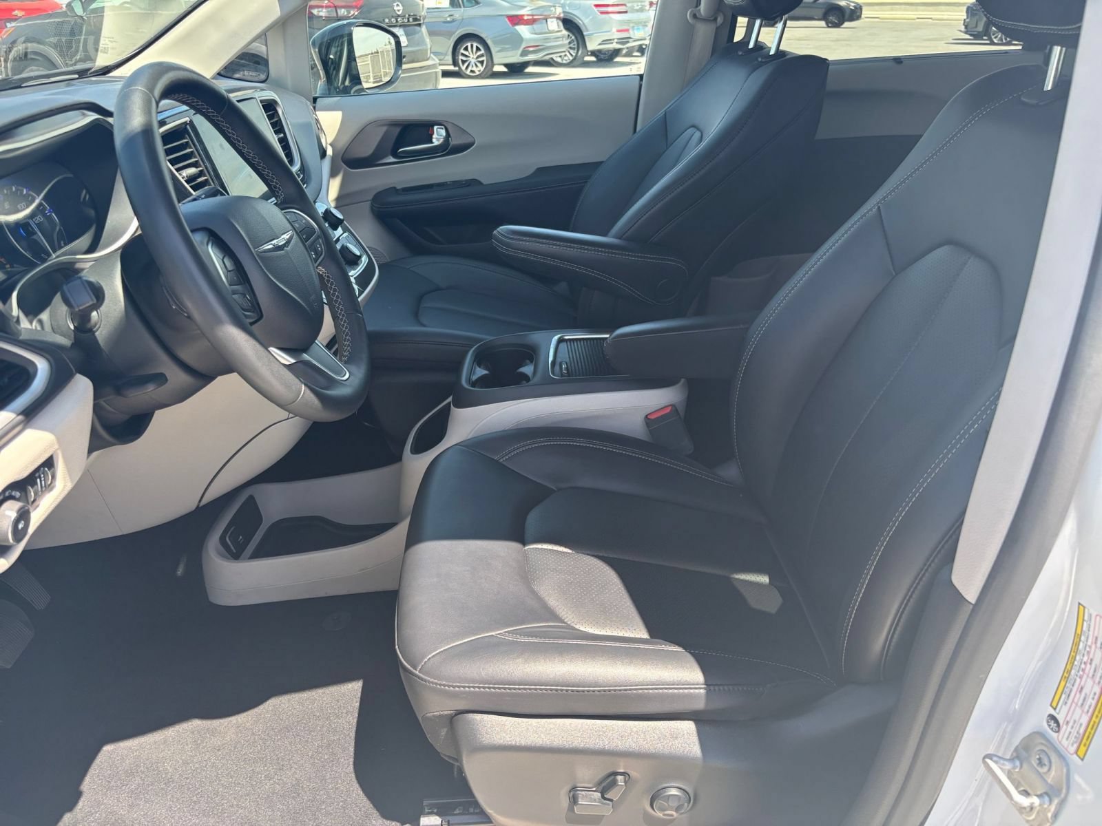 Thumbnail: 2024 Chrysler Pacifica - 27