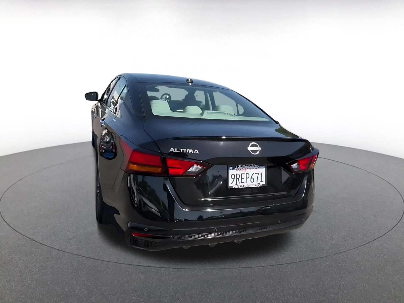 Thumbnail: 2025 Nissan Altima - 9