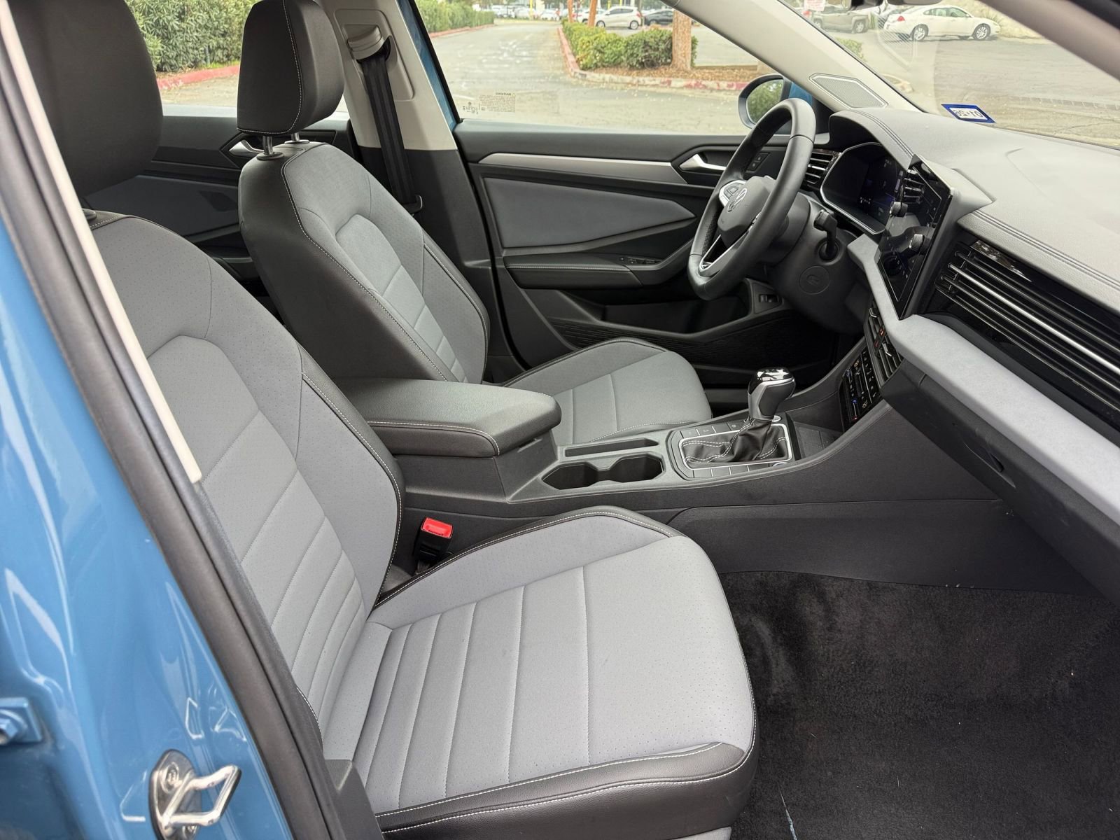 Thumbnail: 2025 Volkswagen Jetta - 25