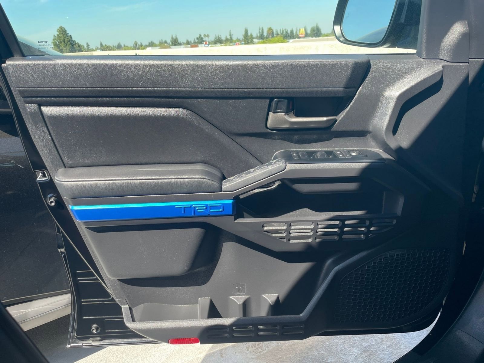 Thumbnail: 2025 Toyota Tacoma - 18